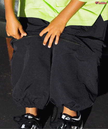 可轉換式貨物褲 由Sasya、HINATA.M、ITTA導演，來自角川夢想製作一部網絡限定尺寸