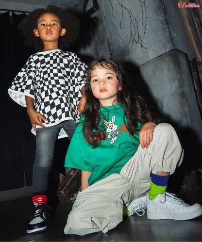 可轉換式貨物褲 由Sasya、HINATA.M、ITTA導演，來自角川夢想製作一部網絡限定尺寸