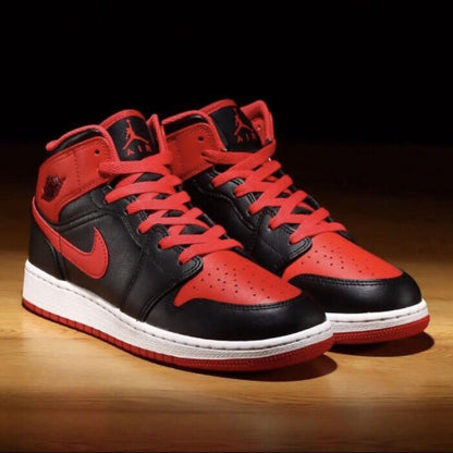 NIKE☆AIR JORDAN 1☆MID★BRED★24.5cm (新品、未使用)