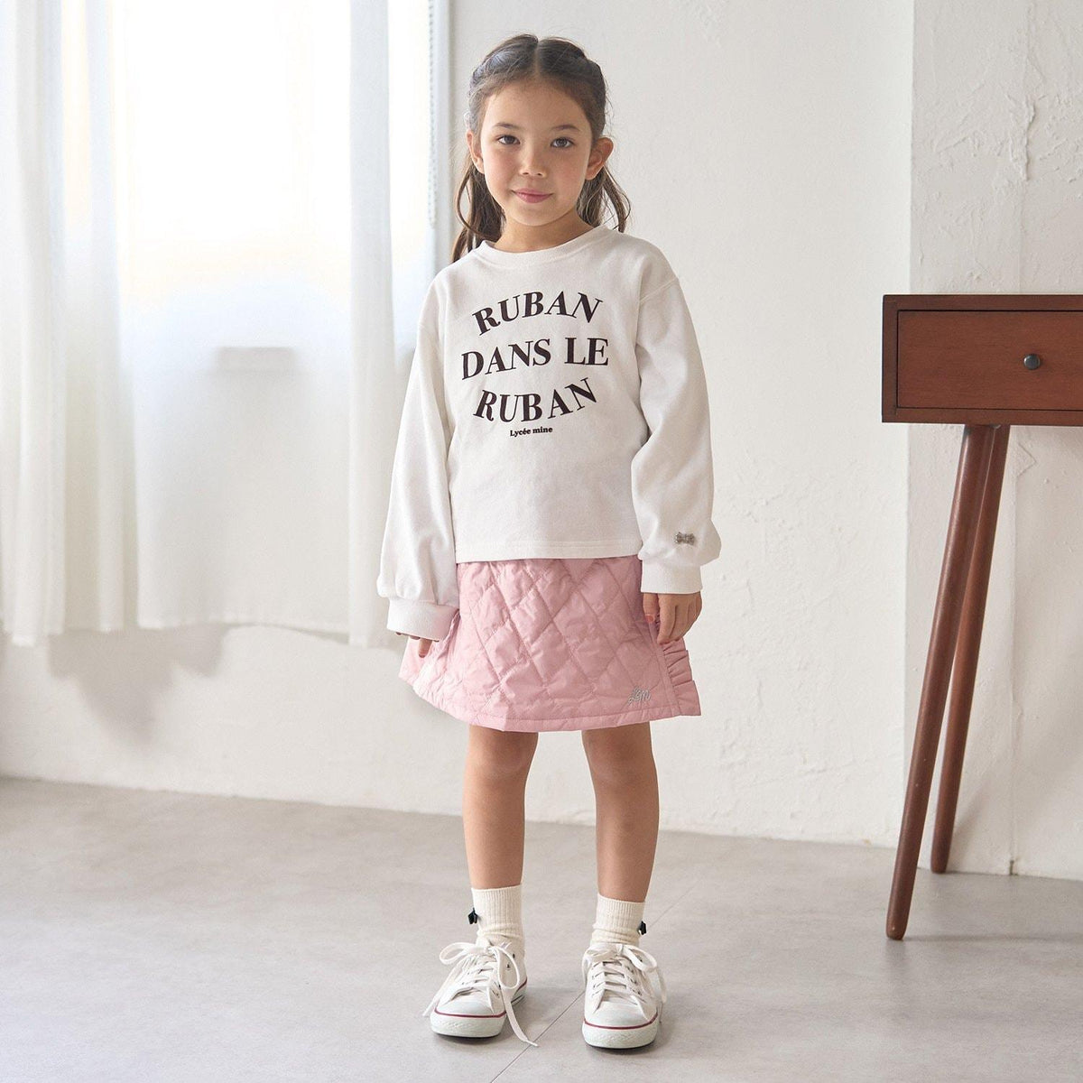 276934843