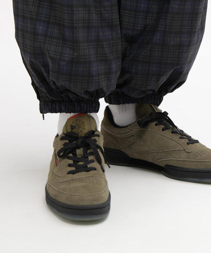 174261886