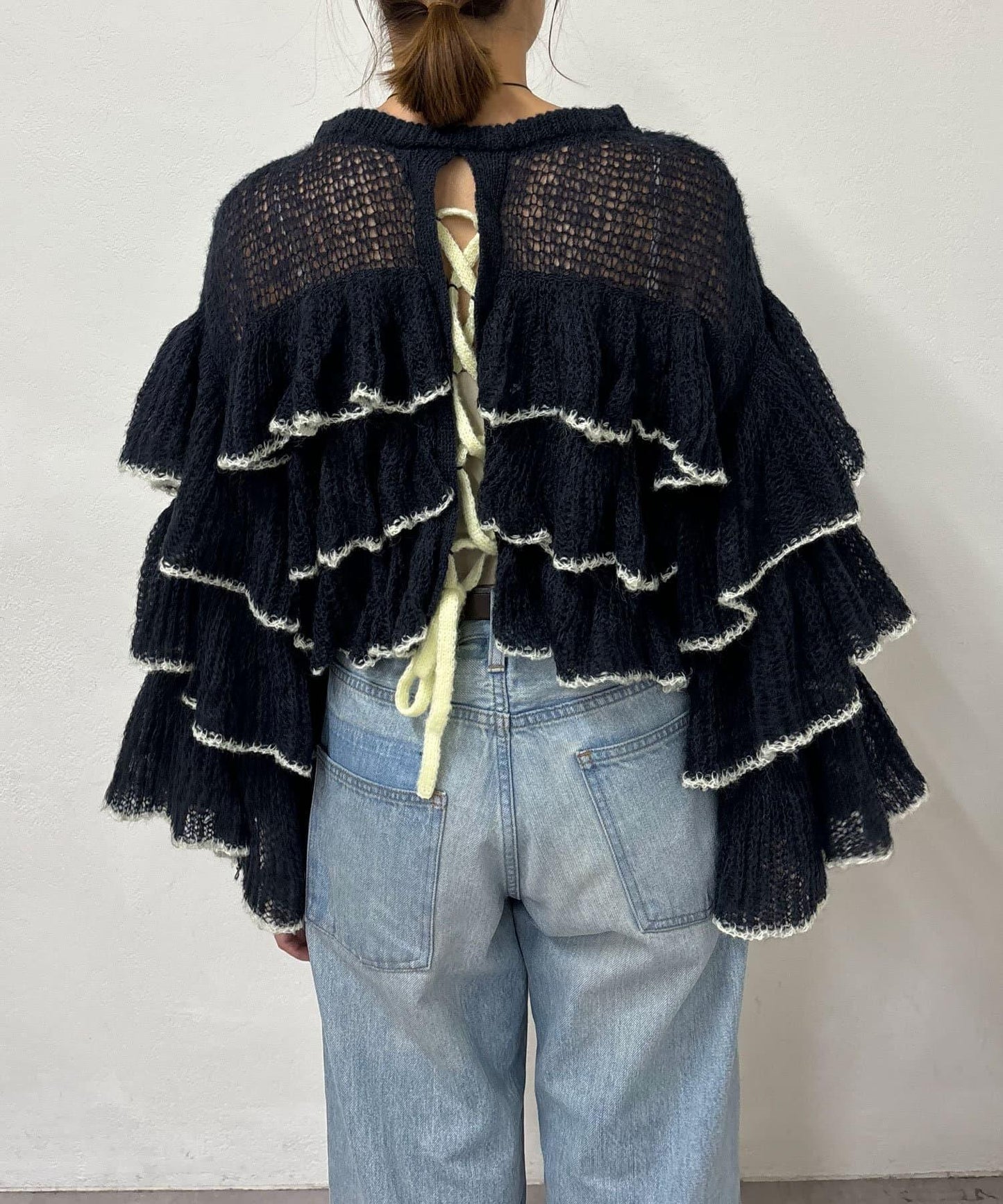 【顯色效果◎】荷葉邊針織衫