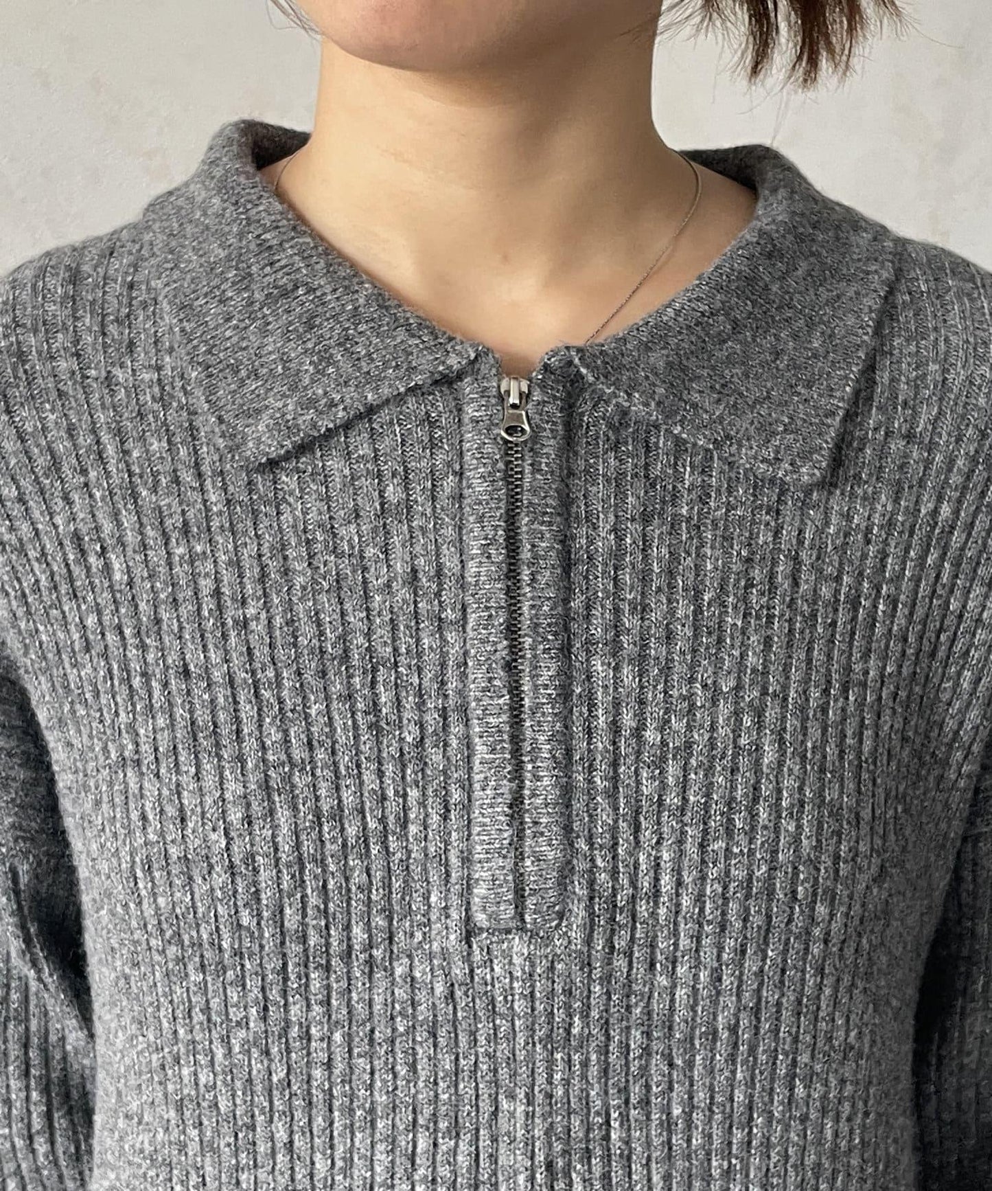 袖口配色半拉鍊針織衫 ONE PIECE