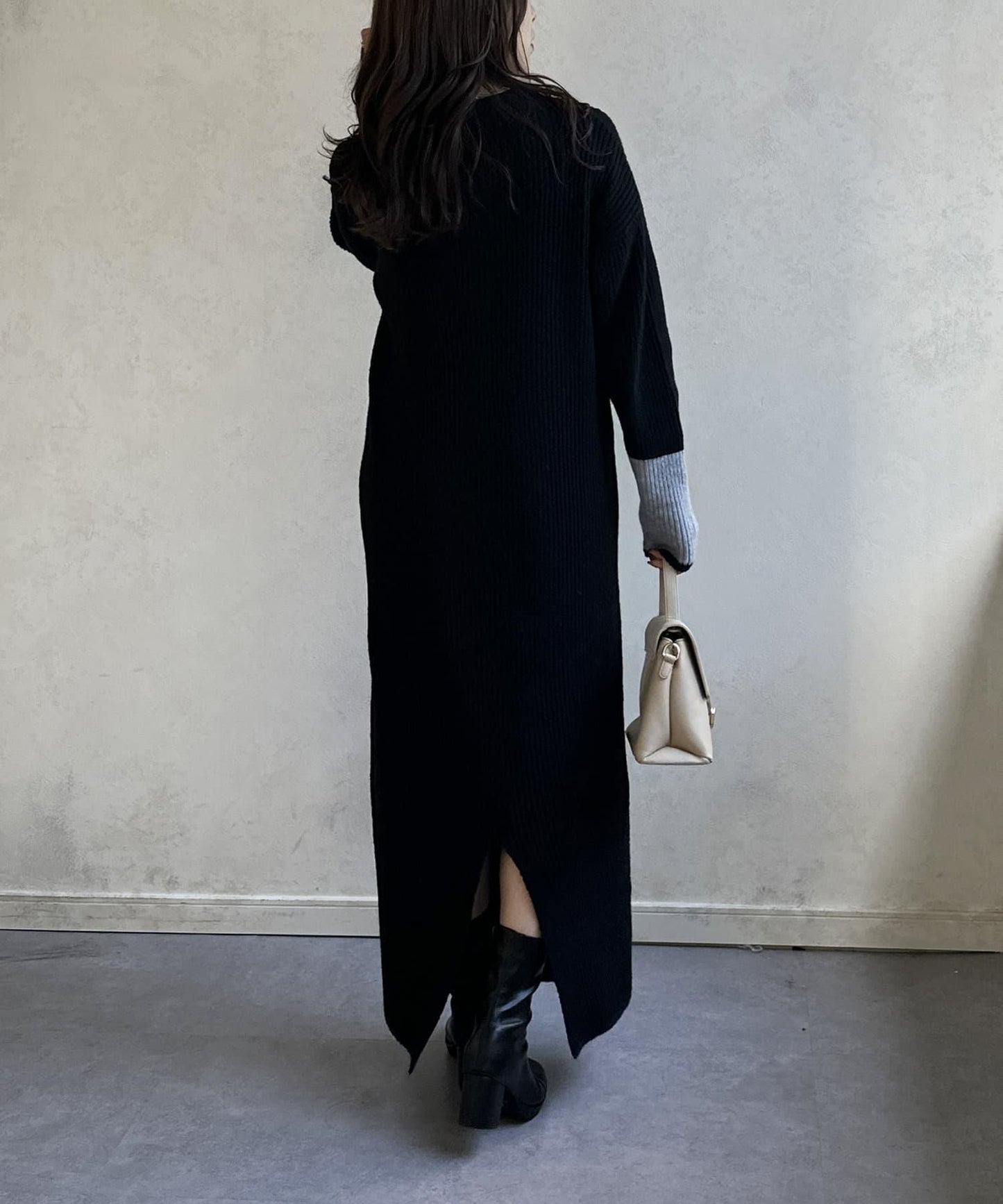 袖口配色半拉鍊針織衫 ONE PIECE