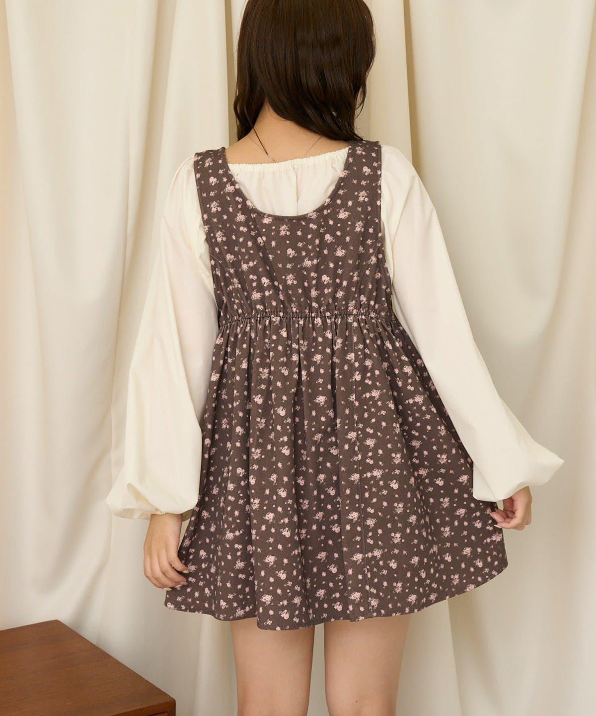 173525880