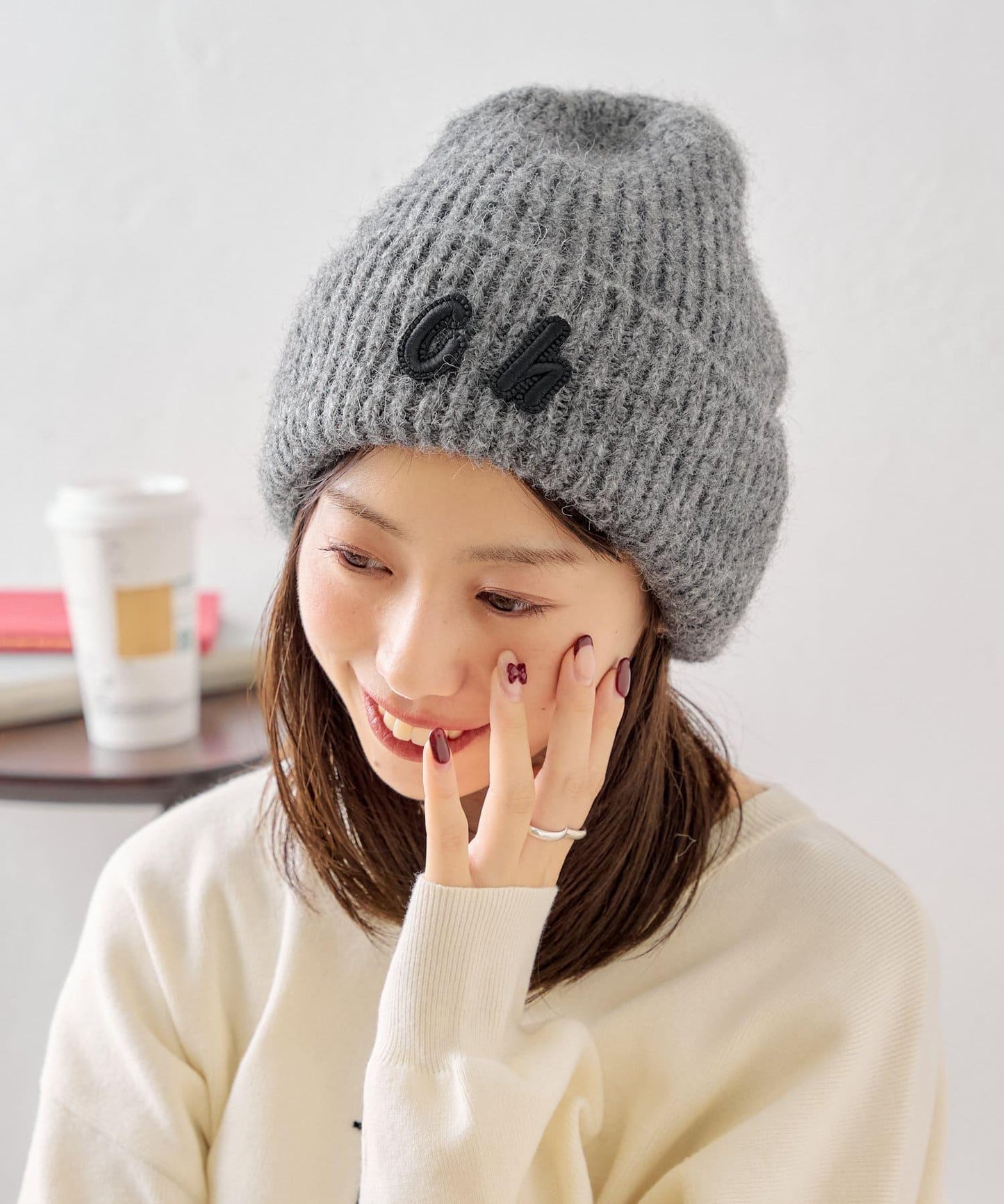 帶標誌的針織帽