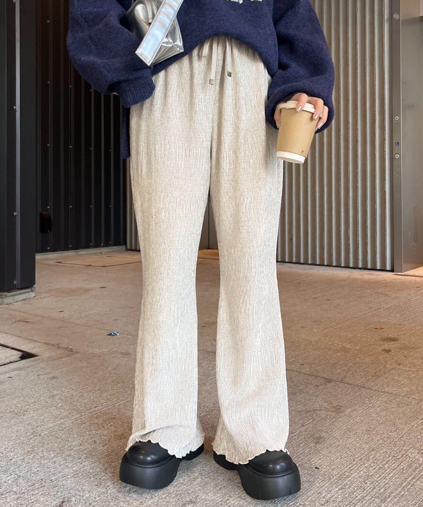 絨面褶皺微喇叭休閒褲