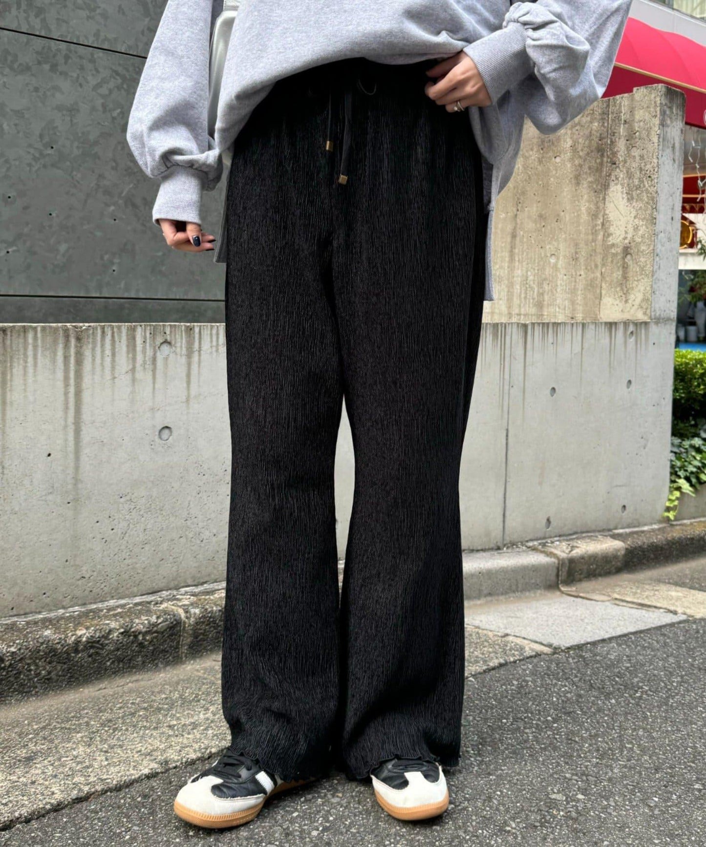 絨面褶皺微喇叭休閒褲