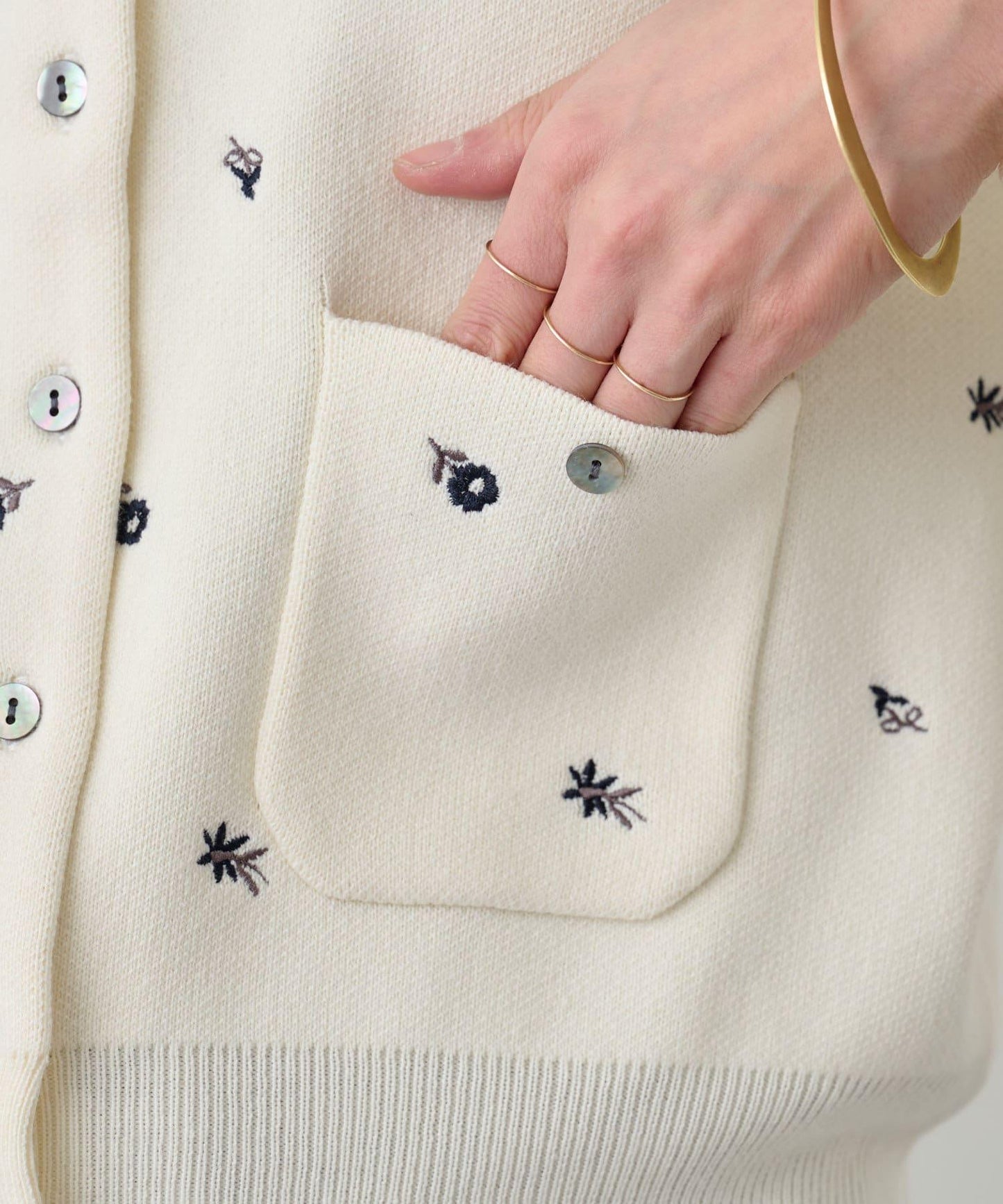 刺繡衛衣式口袋開衫