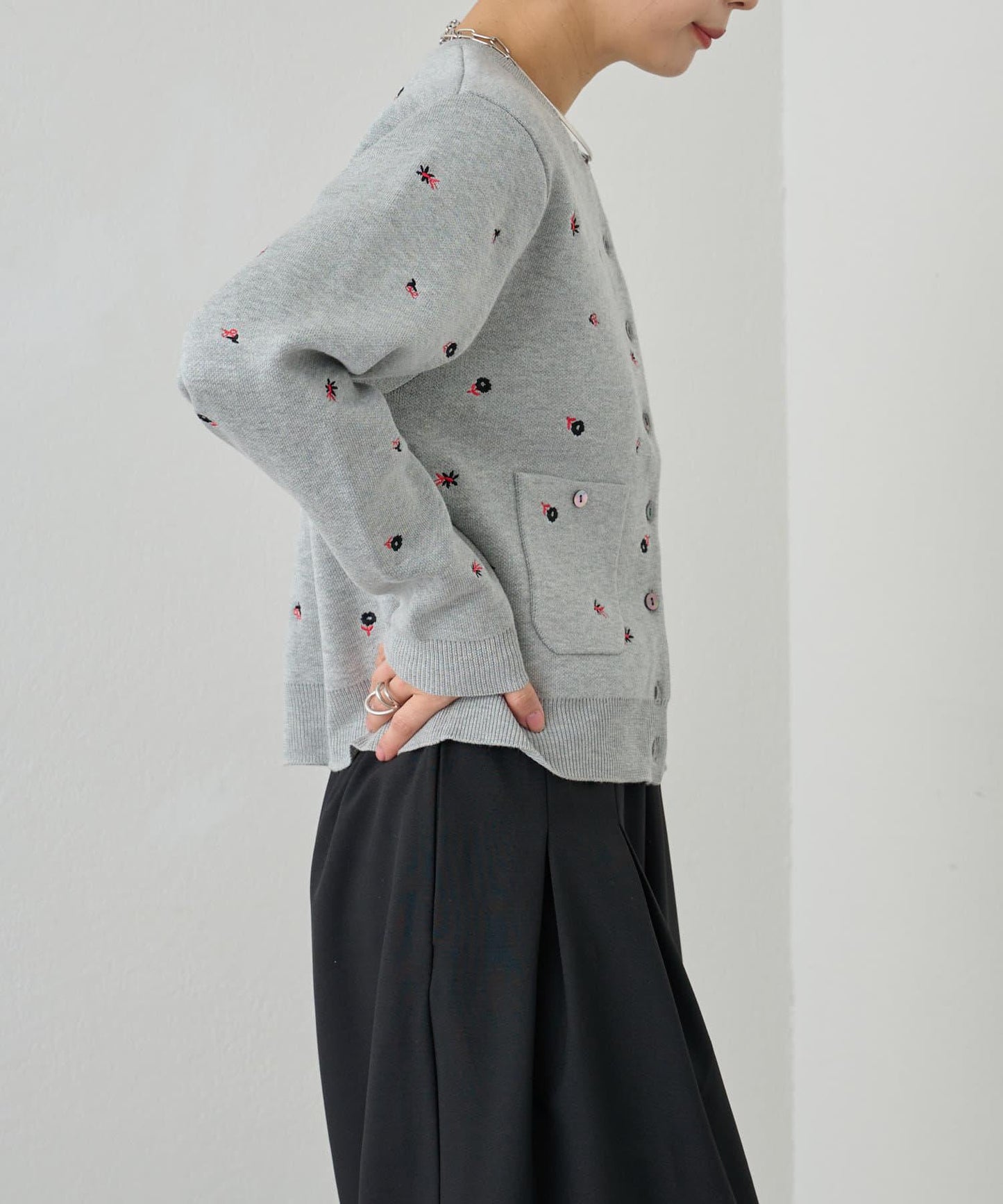 刺繡衛衣式口袋開衫