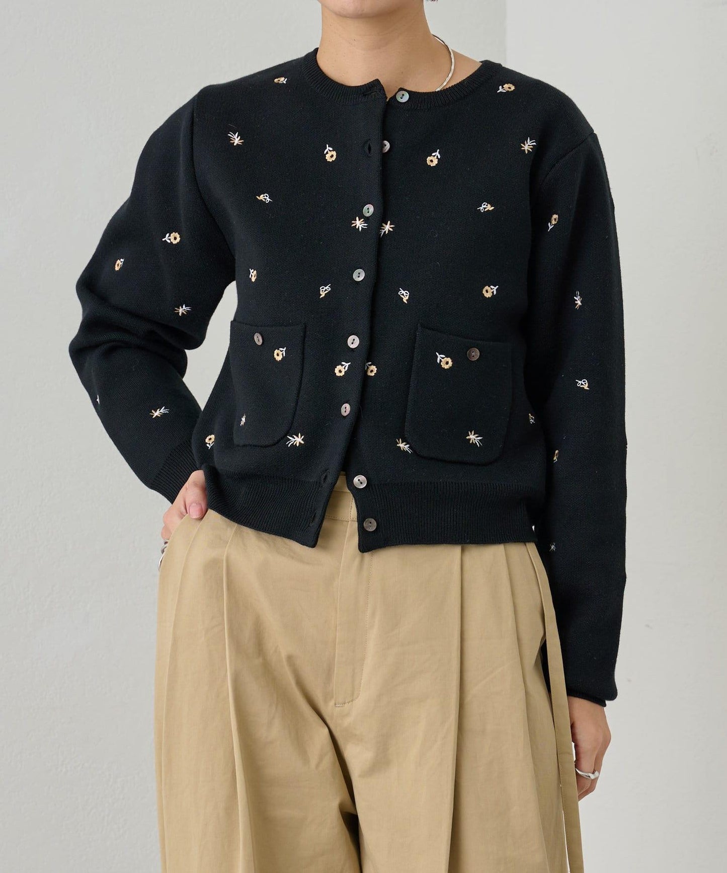 刺繡衛衣式口袋開衫