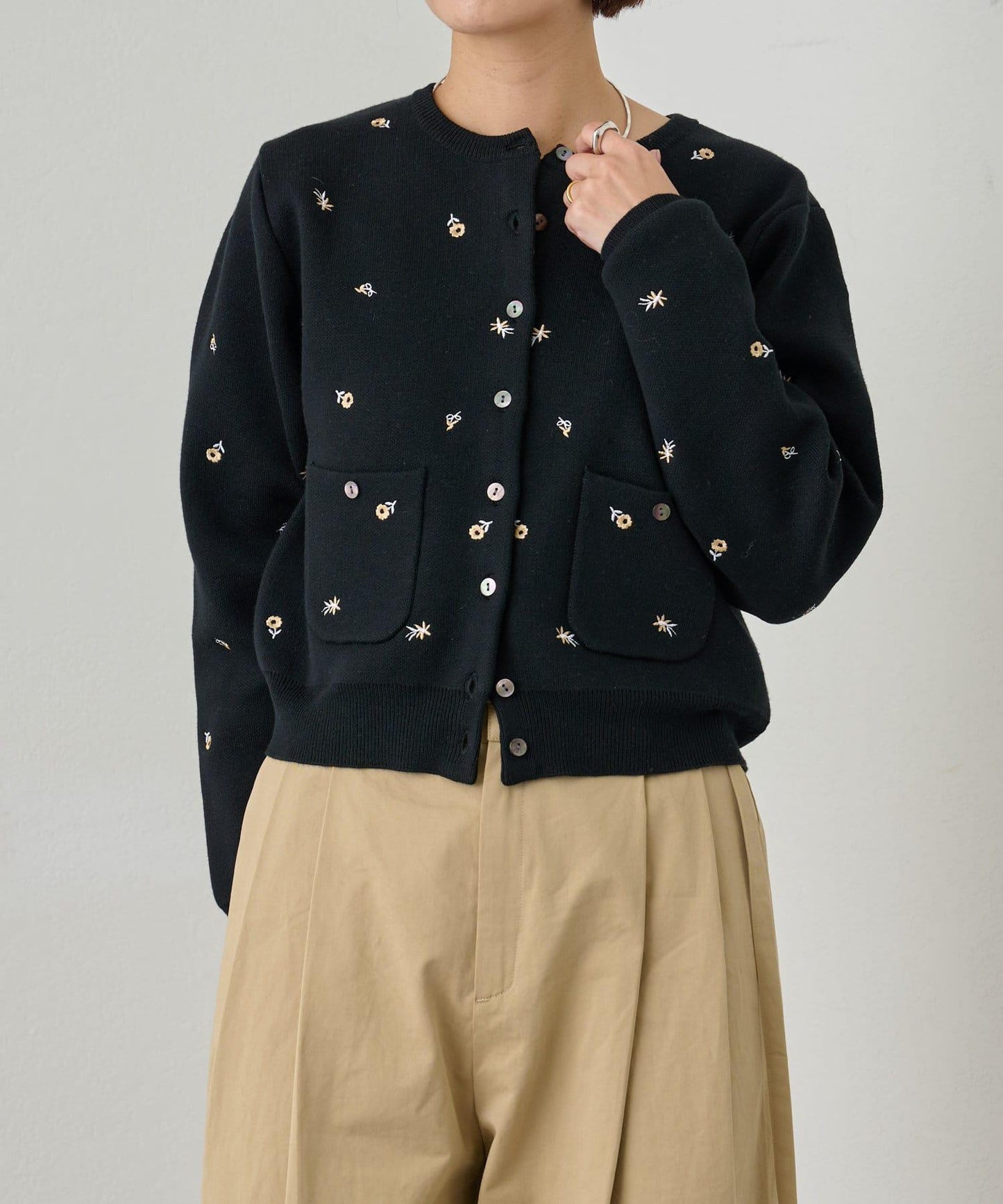 刺繡衛衣式口袋開衫