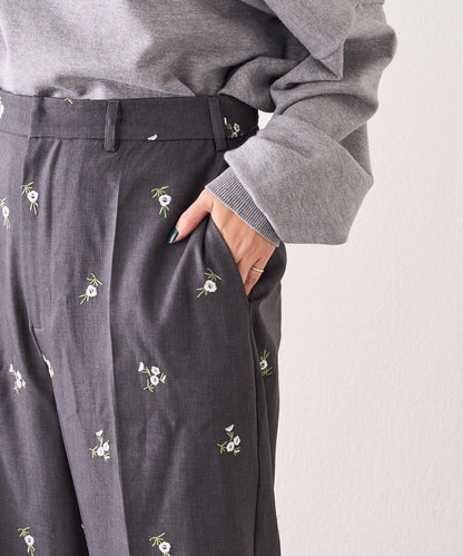 刺繡西褲