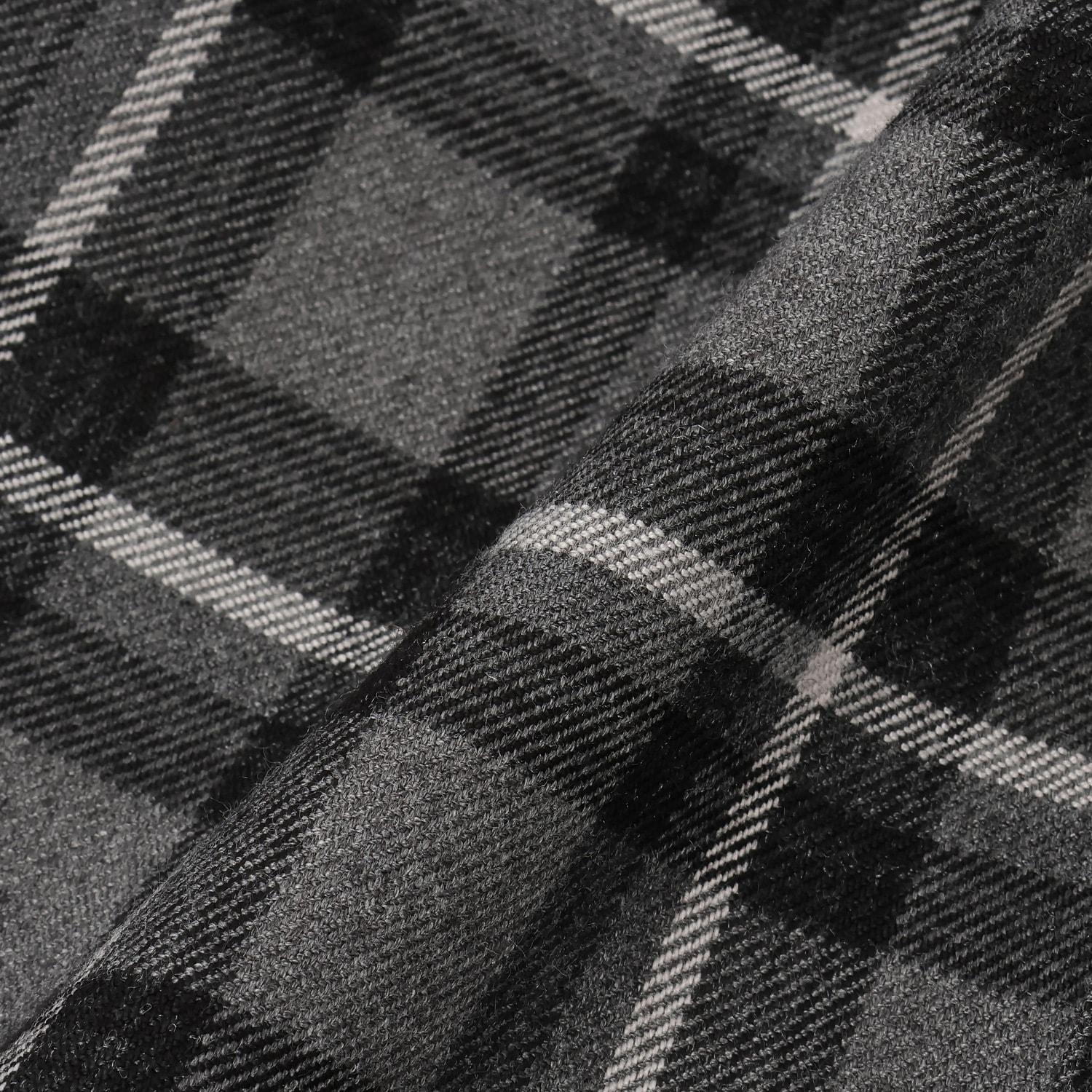 276935303