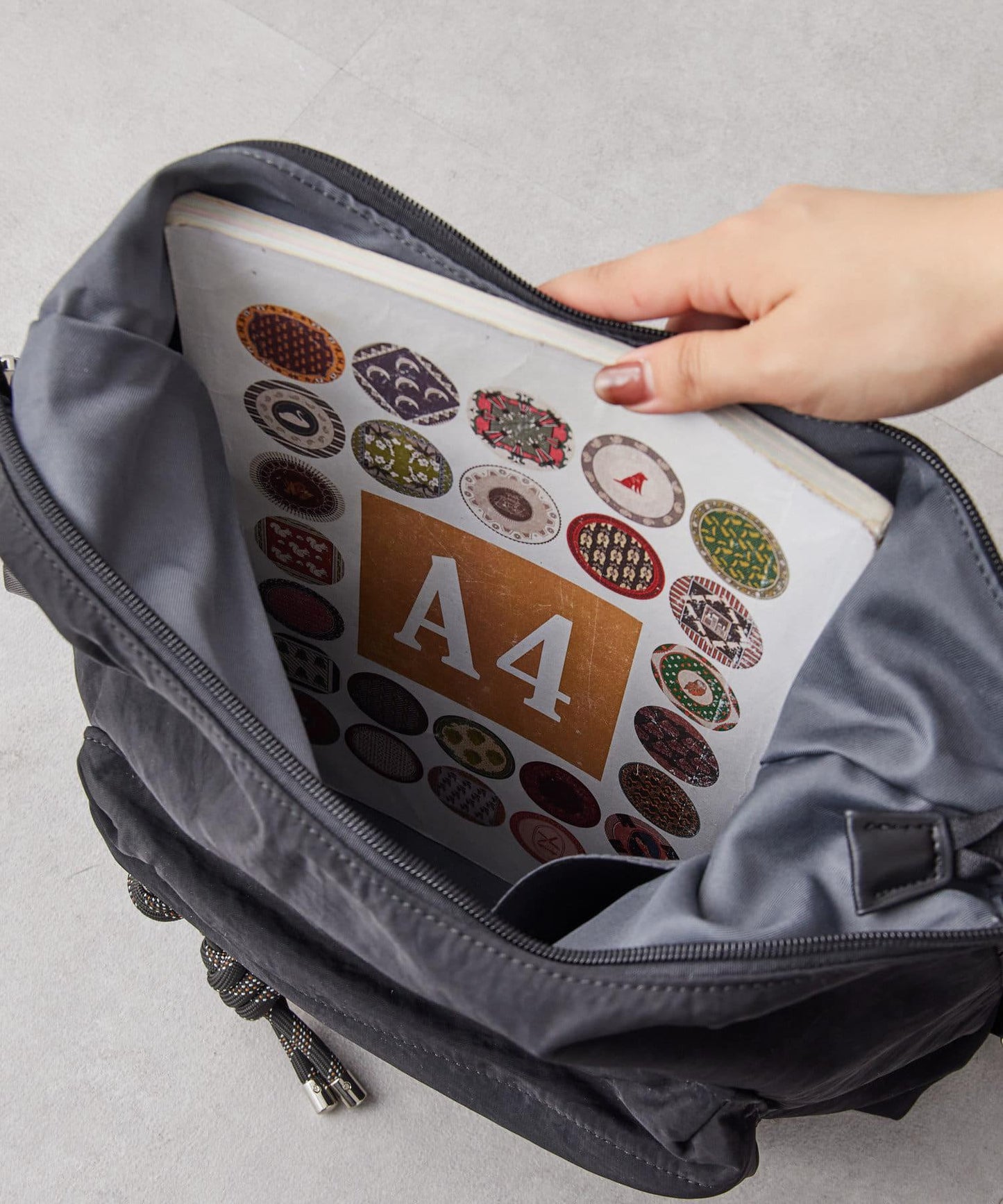 《輕量/500毫升寵物瓶也能放入！/通勤也推薦》2WAY雙肩包&單肩包