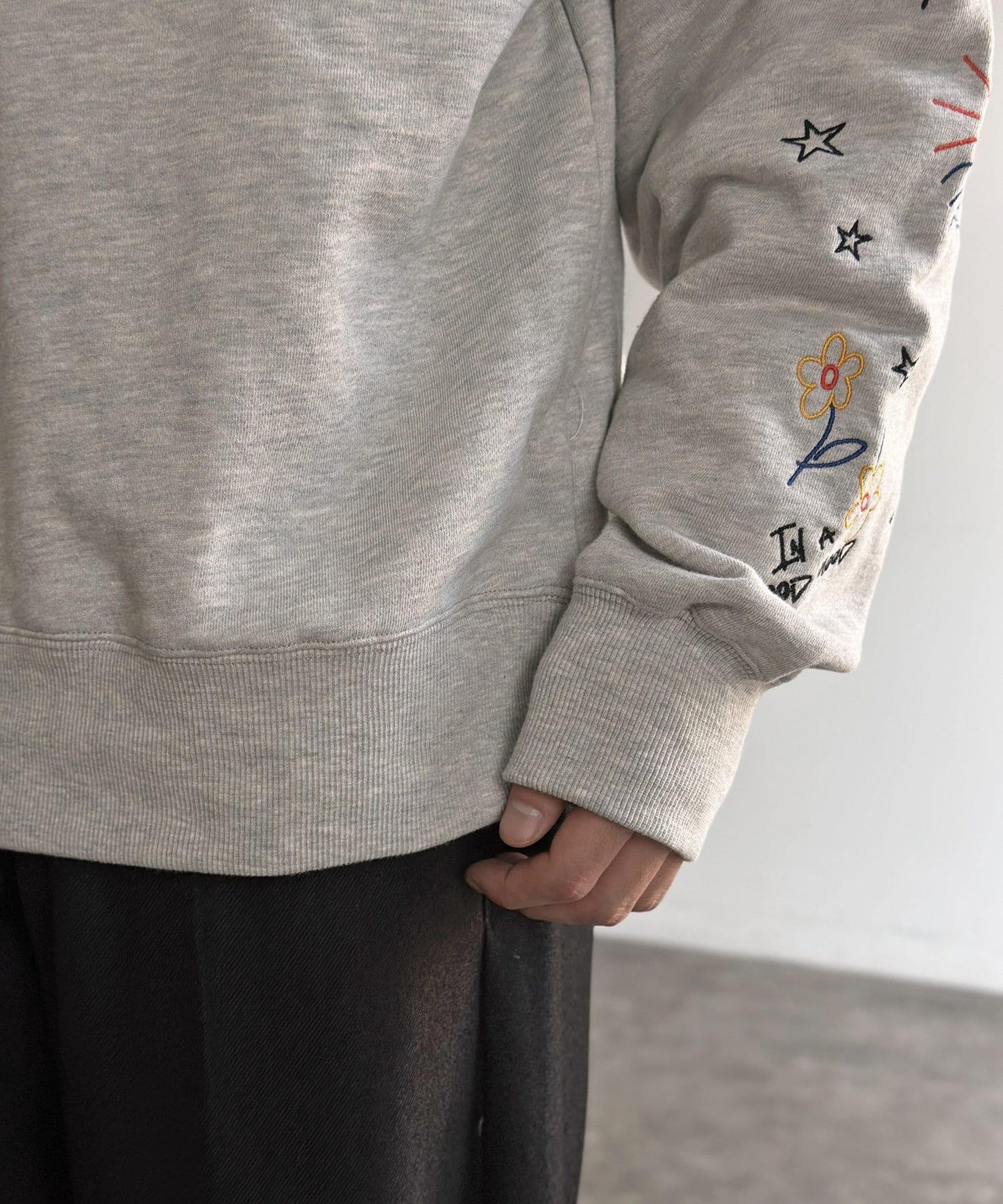 塗鴉刺繡學院Logo衛衣