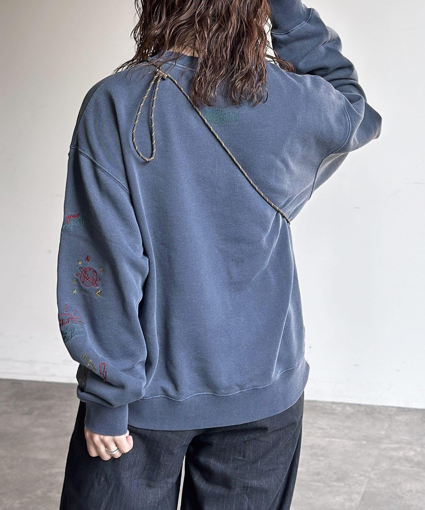 塗鴉刺繡學院Logo衛衣