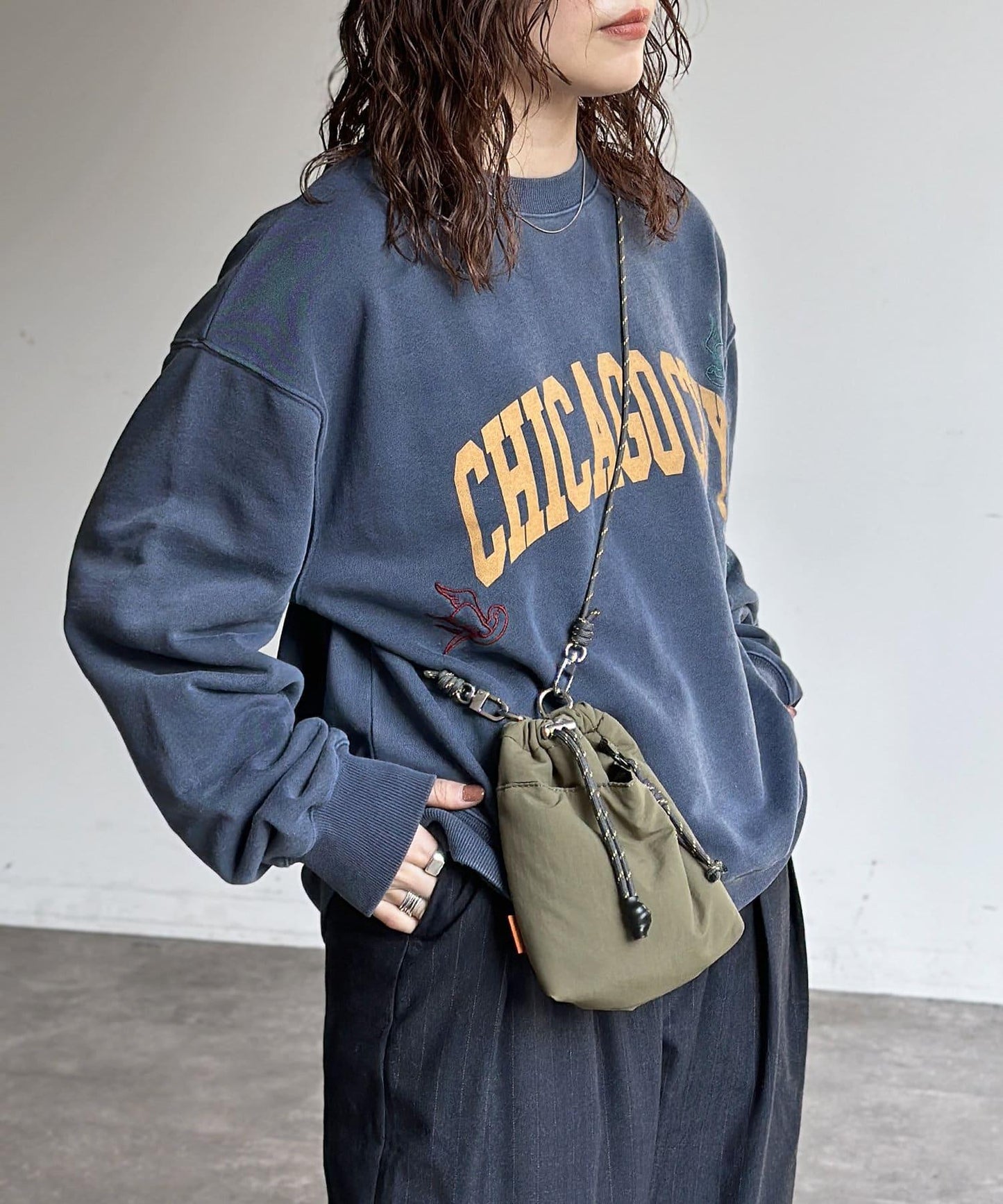 塗鴉刺繡學院Logo衛衣