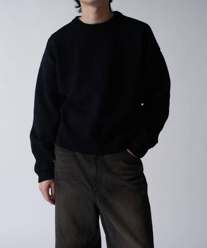 短款圓領針織衫