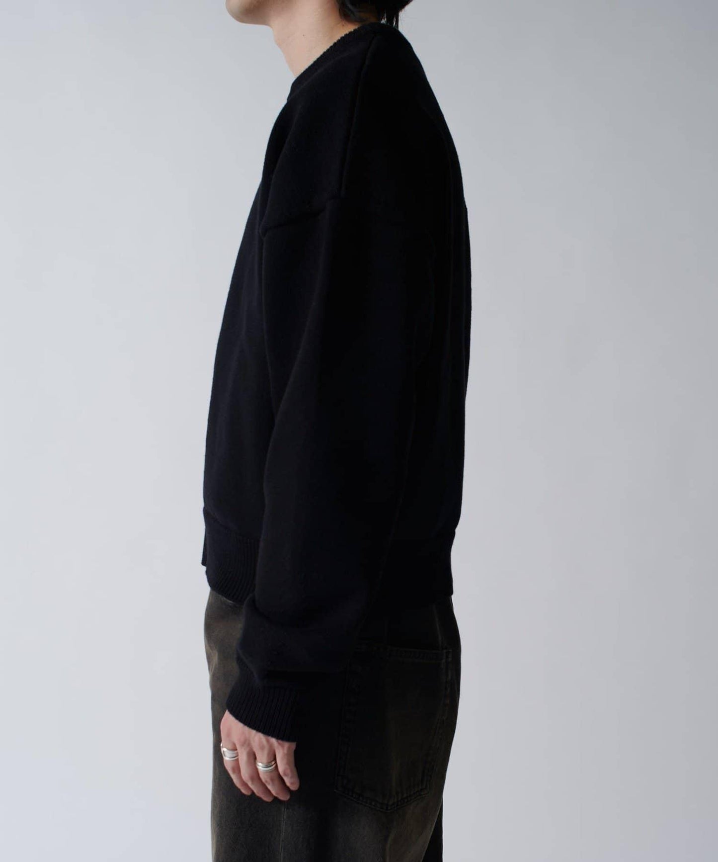 短款圓領針織衫