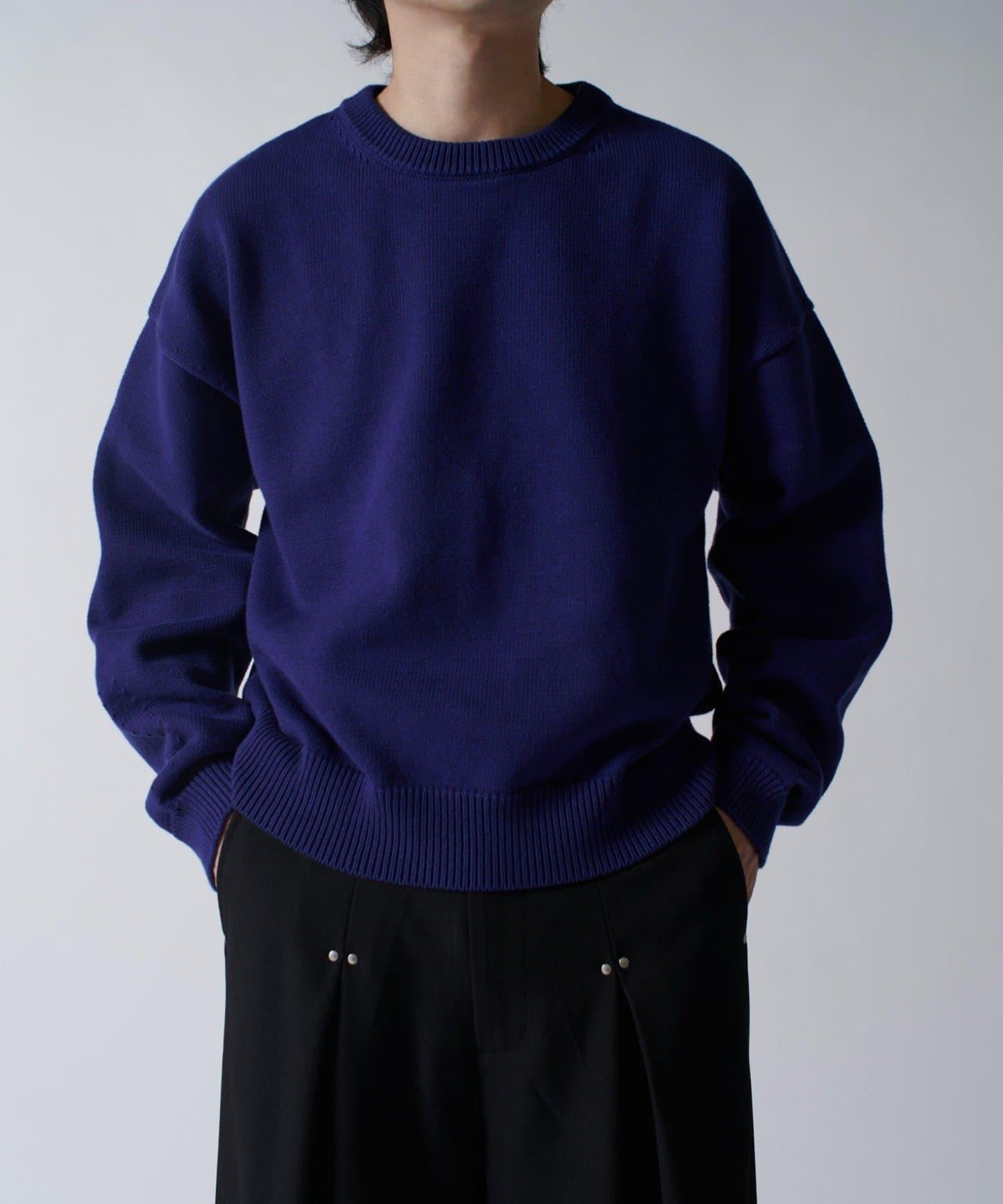 短款圓領針織衫