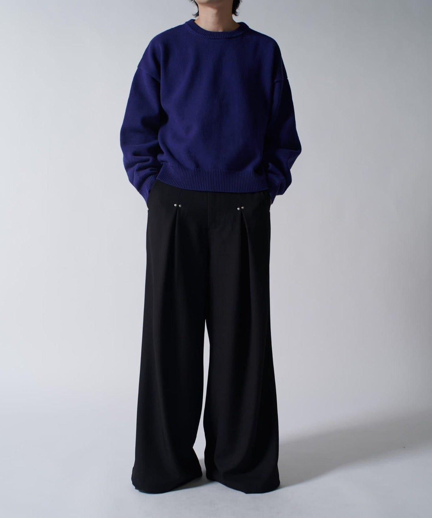 短款圓領針織衫