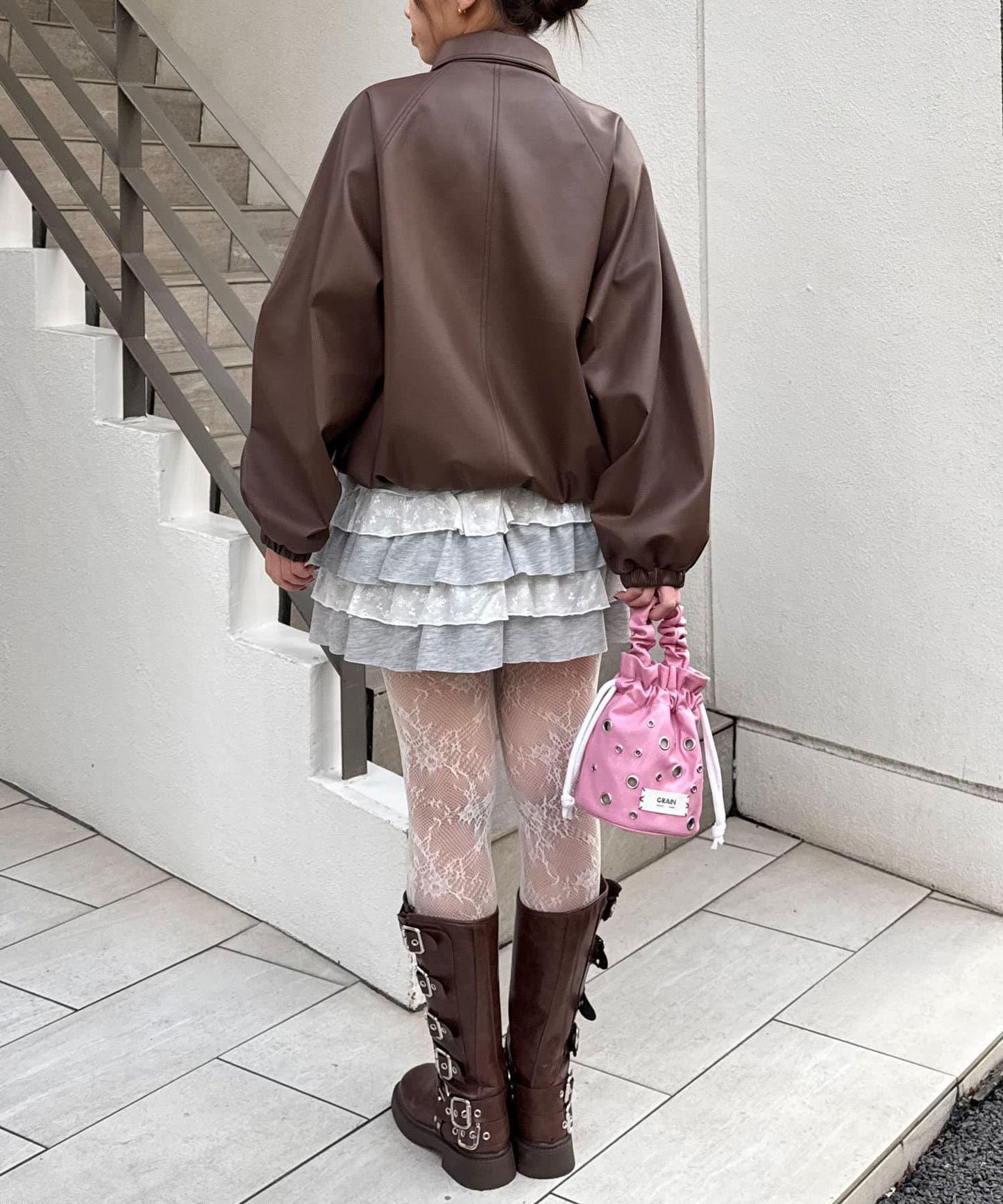 剪裁×蕾絲層疊迷你裙