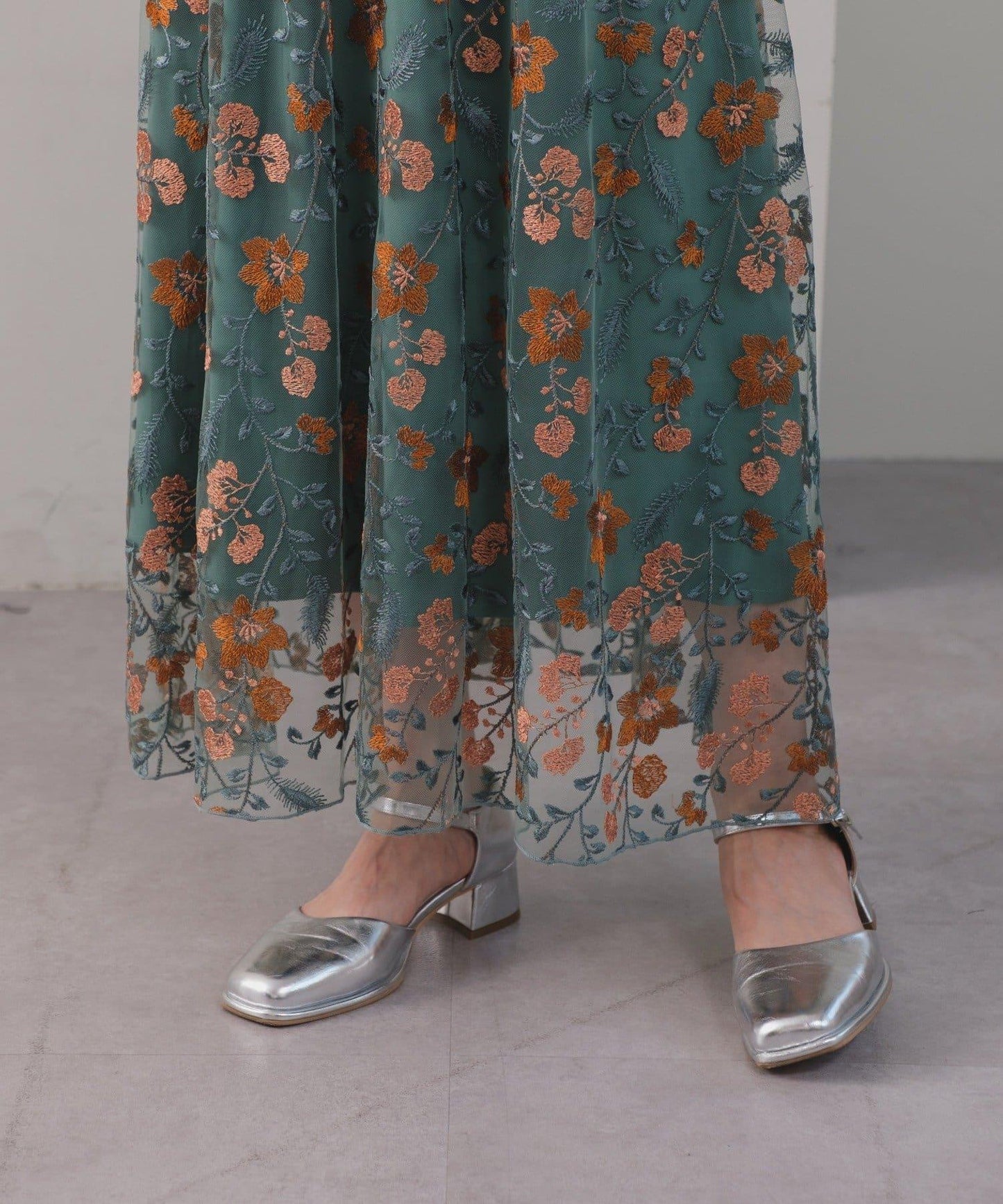 【婚禮/場合禮服】刺繡薄紗連衣裙