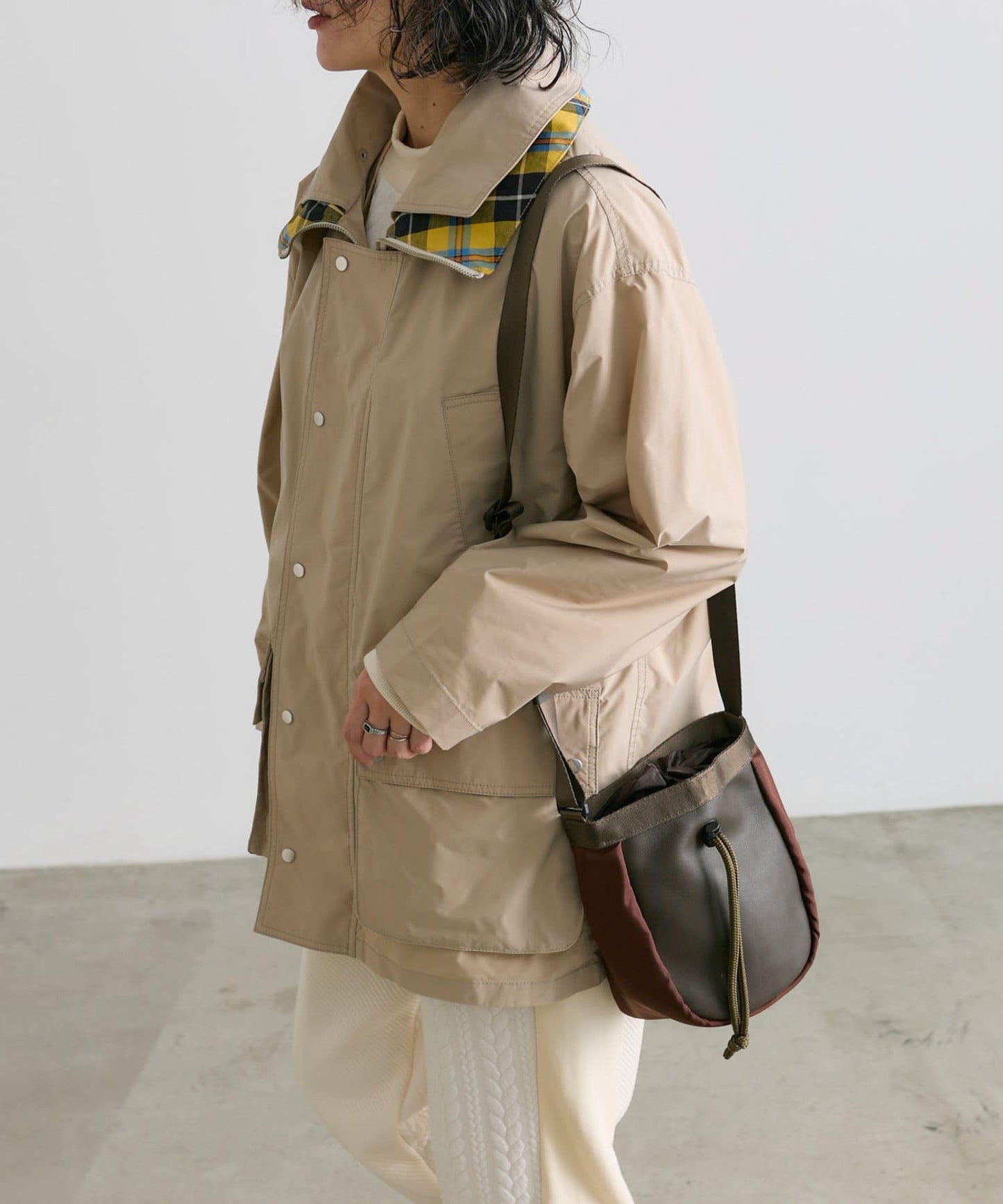 《防水/500毫升寵物瓶也能放入!/男女通用》【帆布裝備×耳朵】粉筆肩揹包