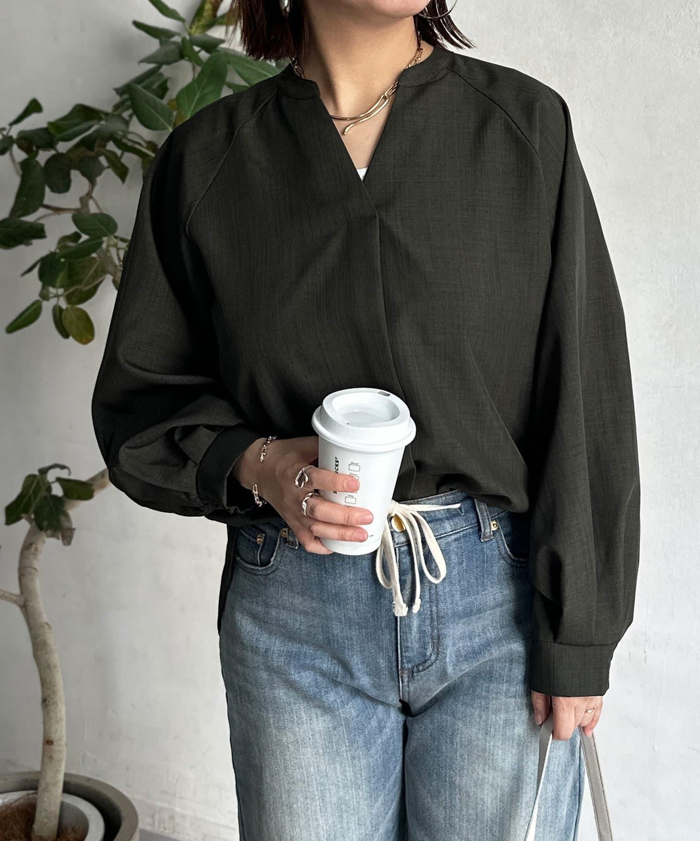 亞麻質感開叉領口襯衫