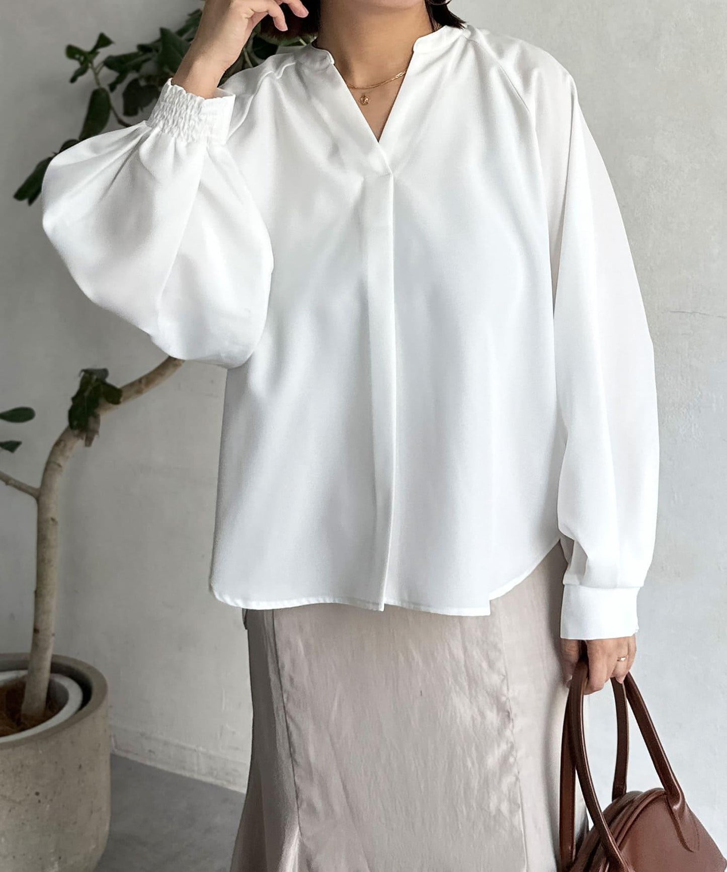 亞麻質感開叉領口襯衫