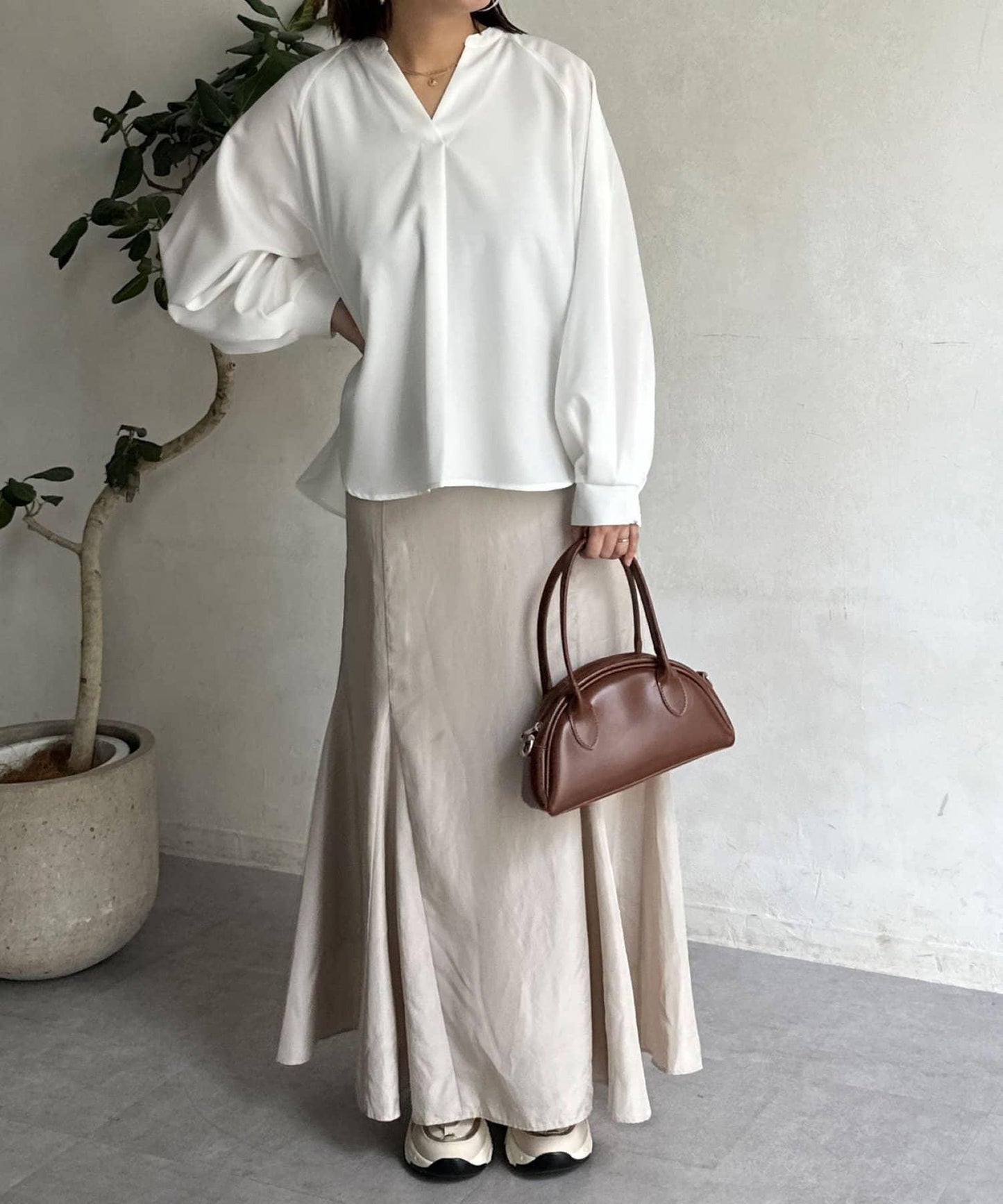 亞麻質感開叉領口襯衫