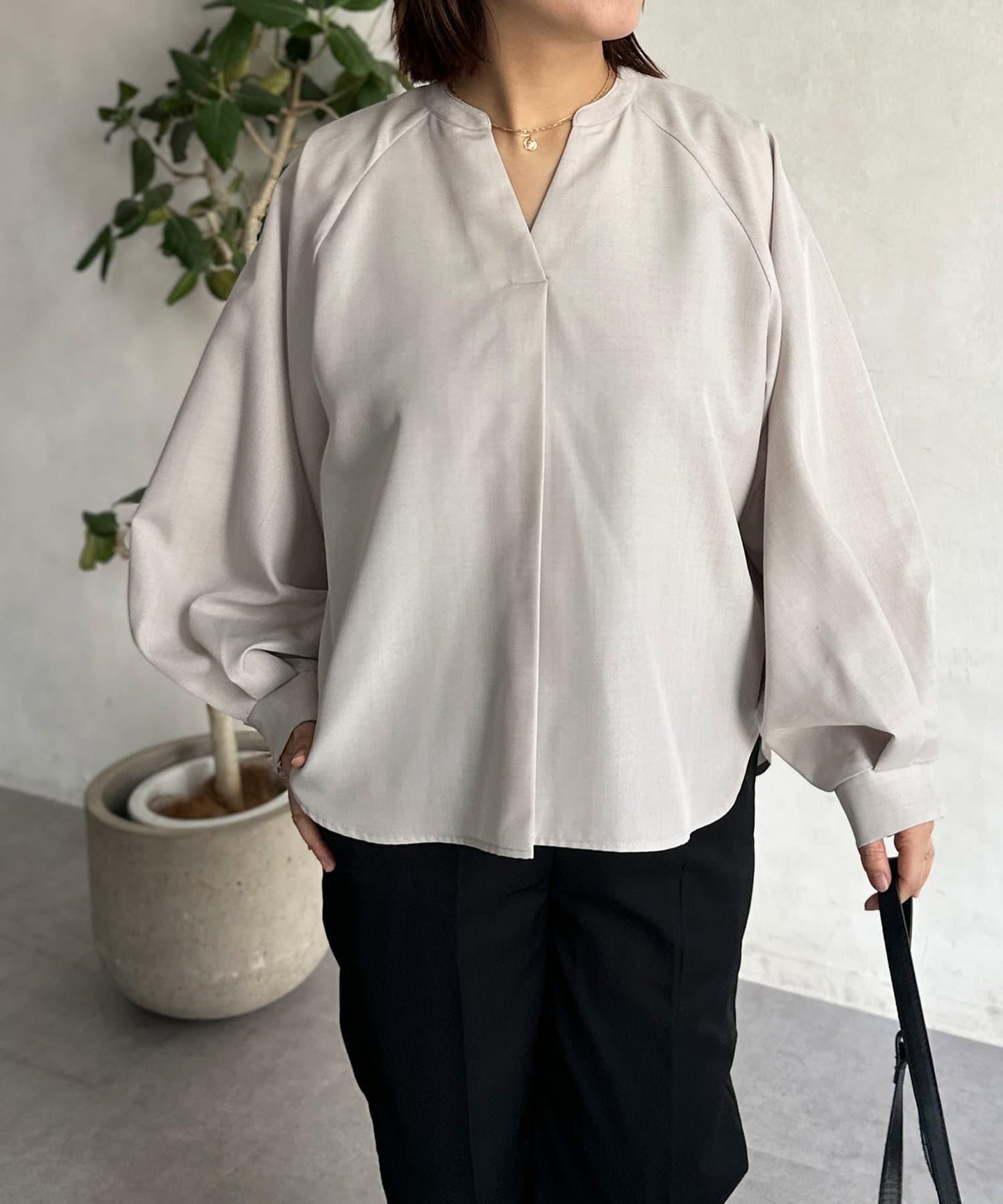 亞麻質感開叉領口襯衫