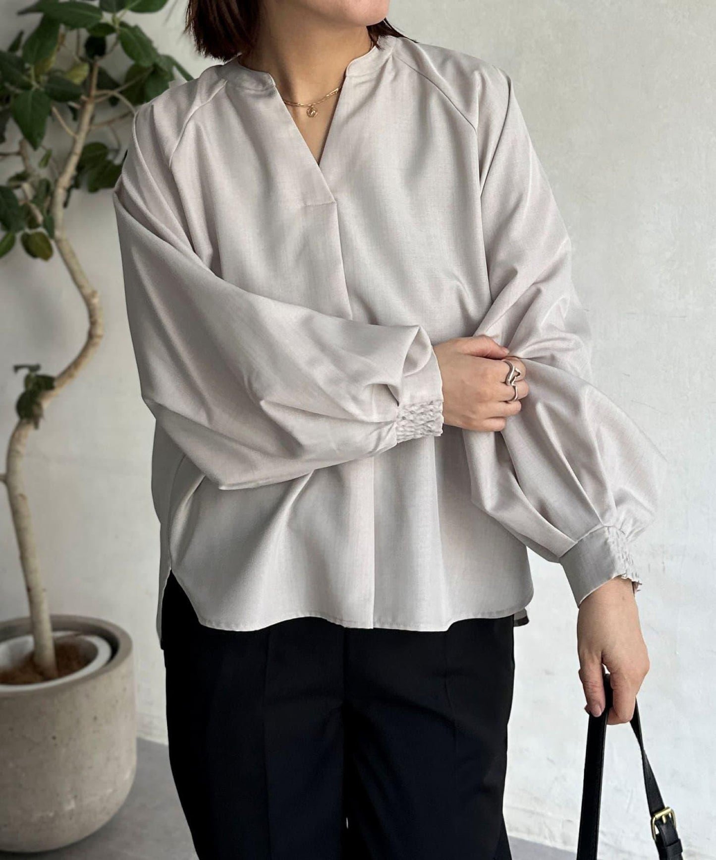 亞麻質感開叉領口襯衫