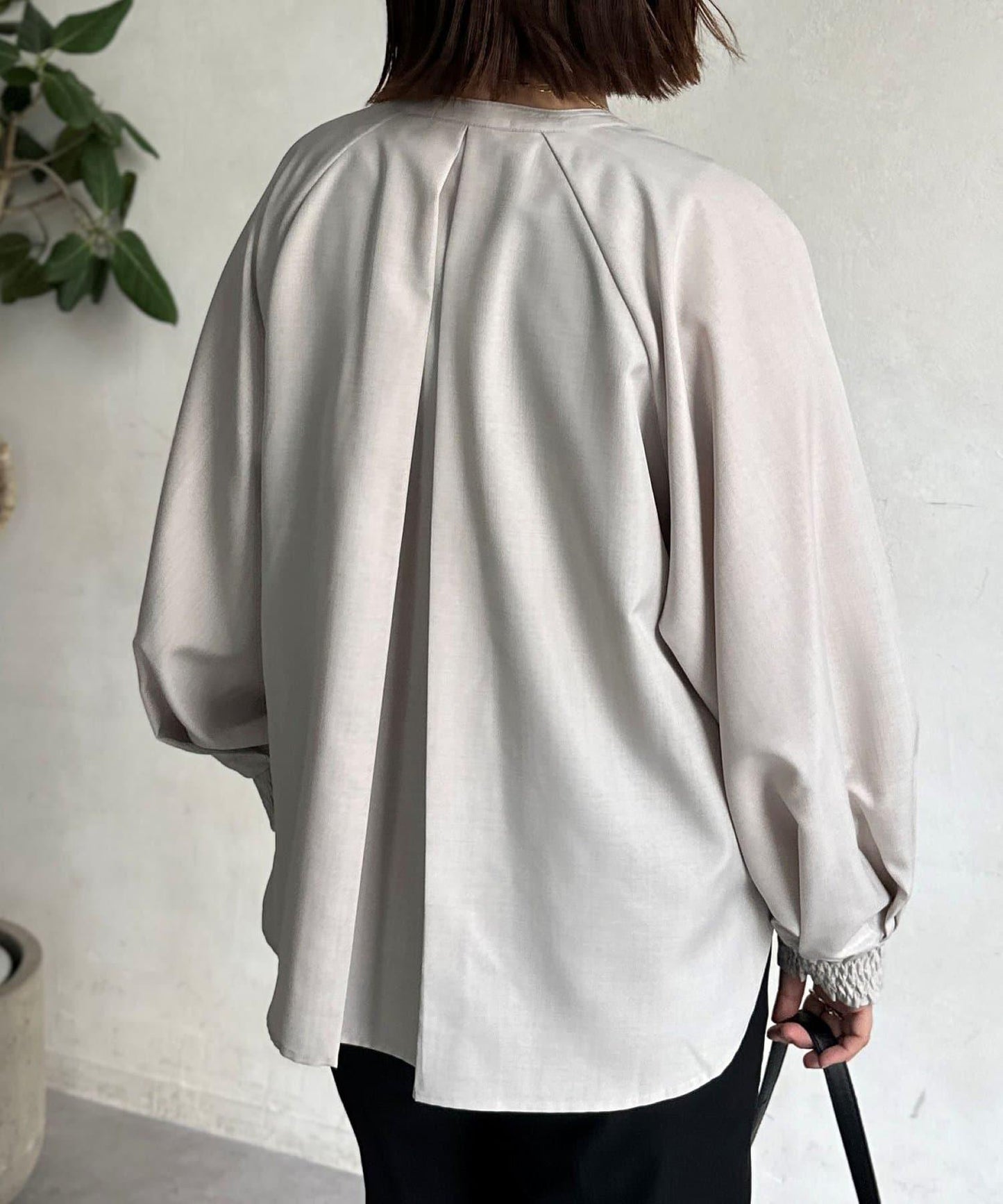 亞麻質感開叉領口襯衫