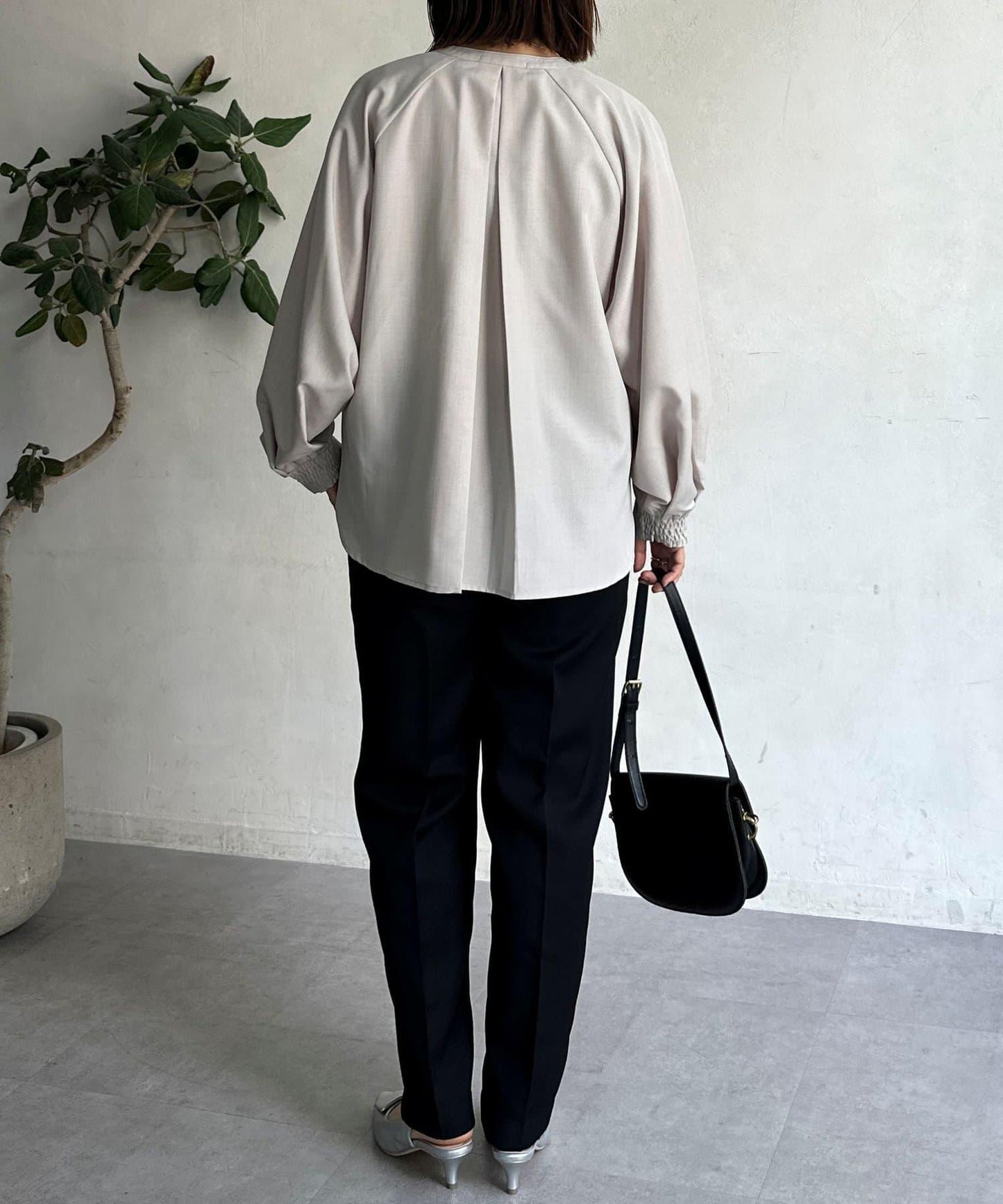 亞麻質感開叉領口襯衫