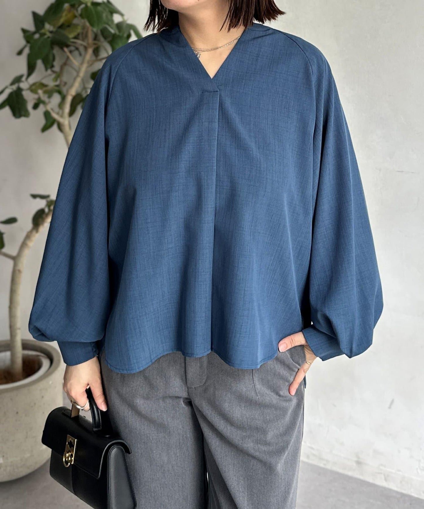 亞麻質感開叉領口襯衫