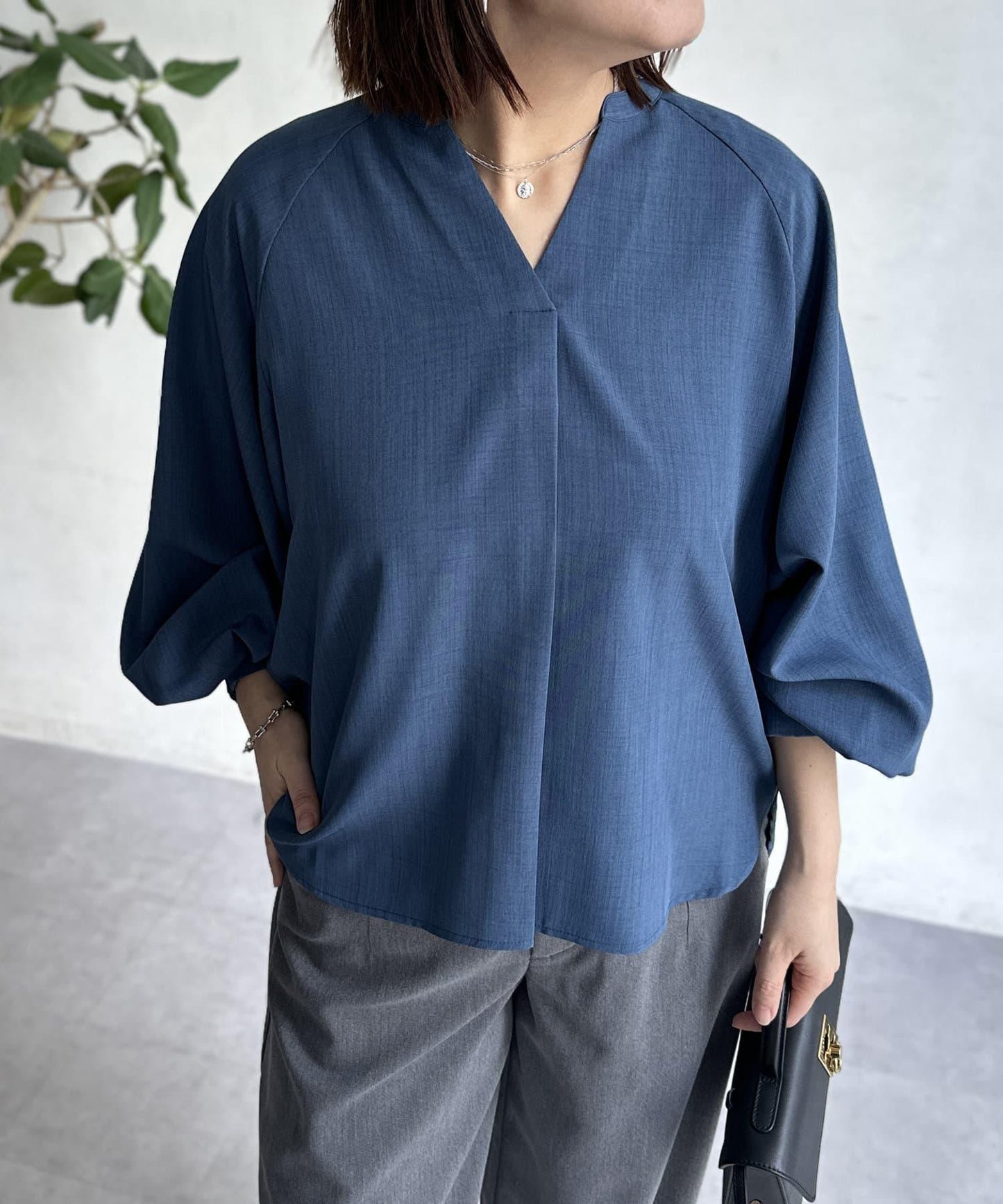 亞麻質感開叉領口襯衫