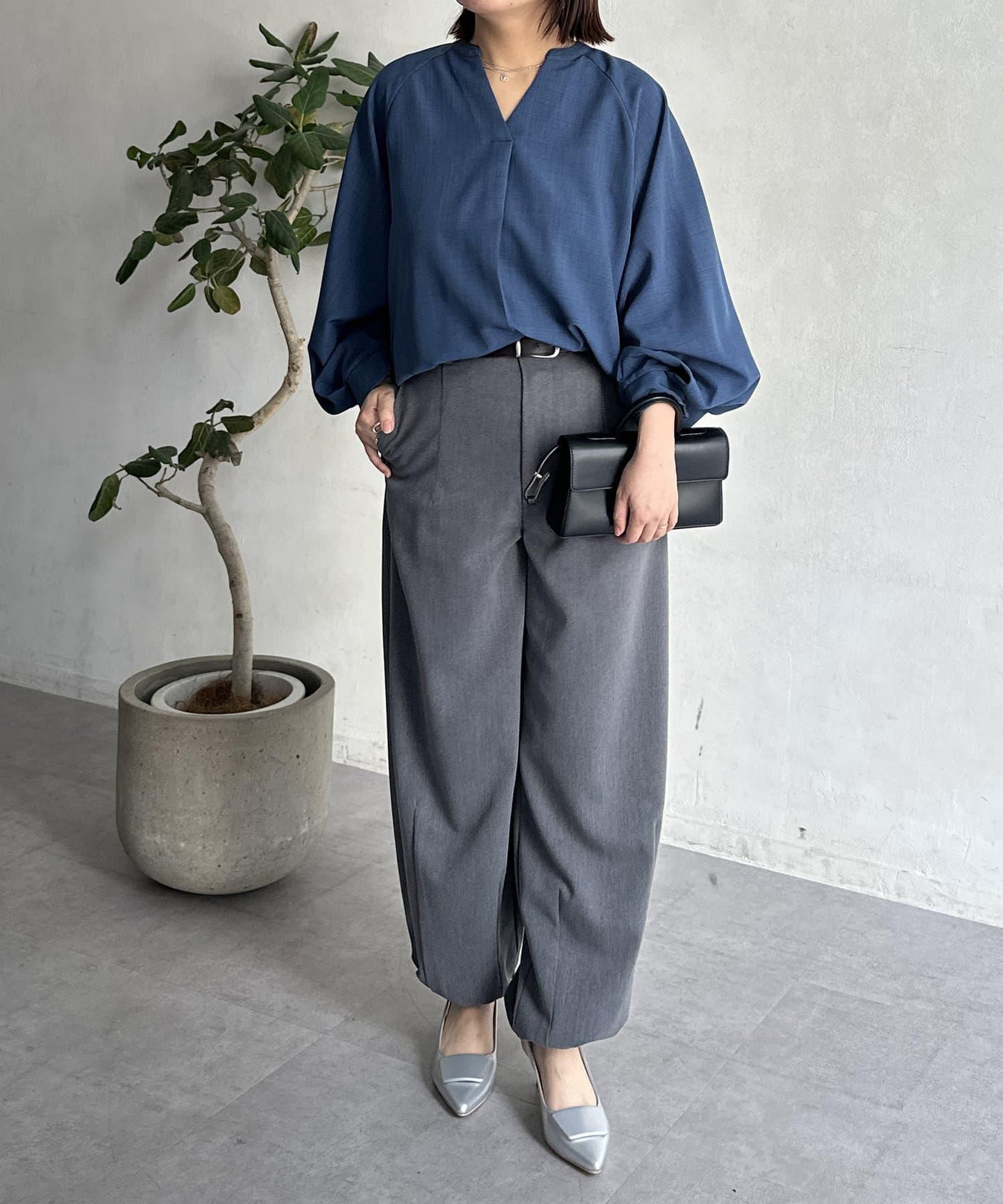 亞麻質感開叉領口襯衫