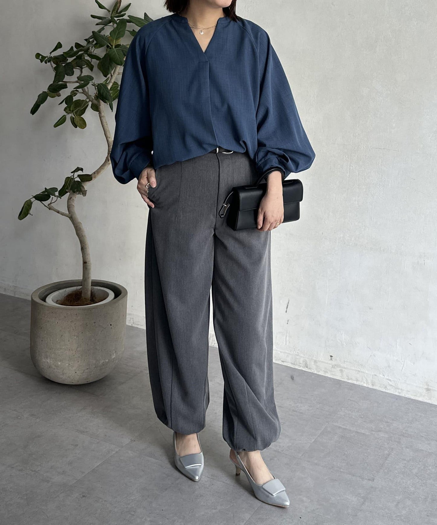 亞麻質感開叉領口襯衫