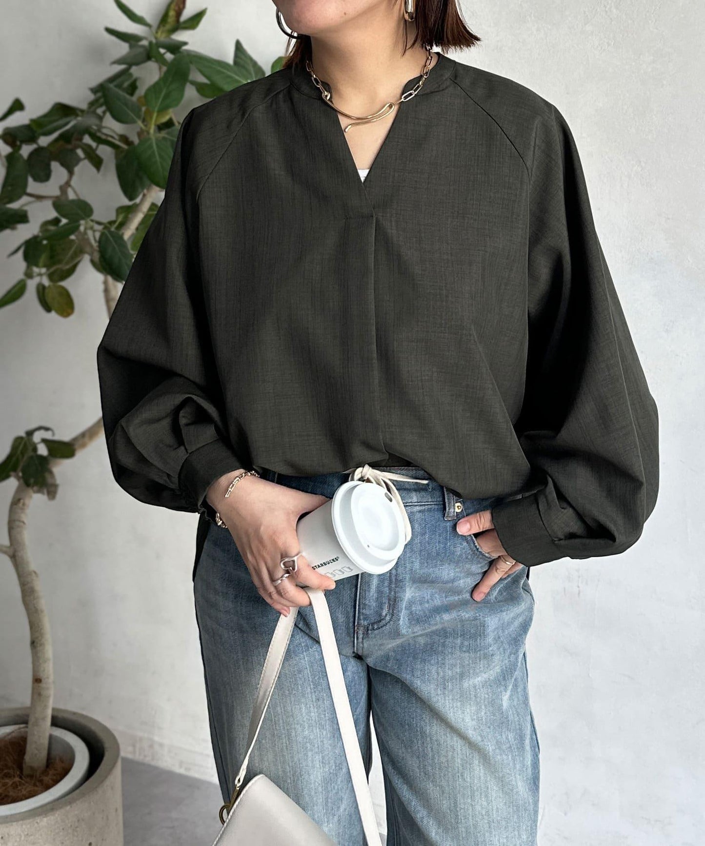 亞麻質感開叉領口襯衫