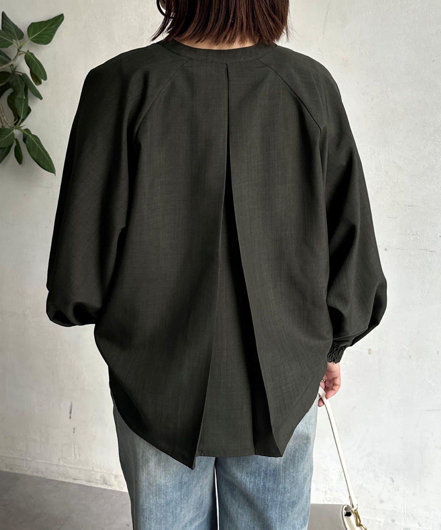 亞麻質感開叉領口襯衫