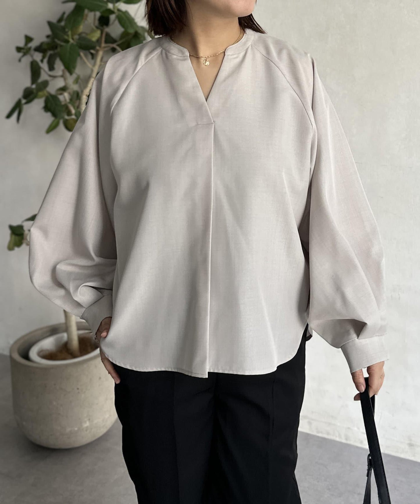 亞麻質感開叉領口襯衫