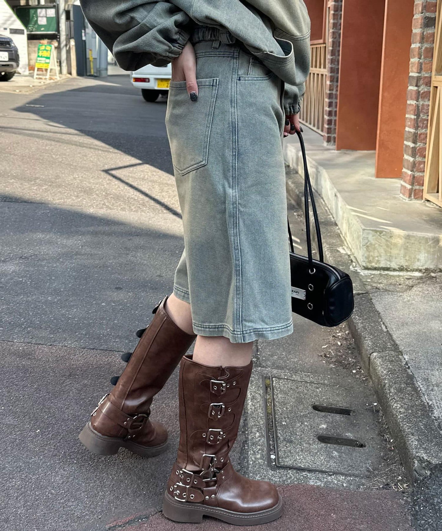 超藍色爆破沙灘褲