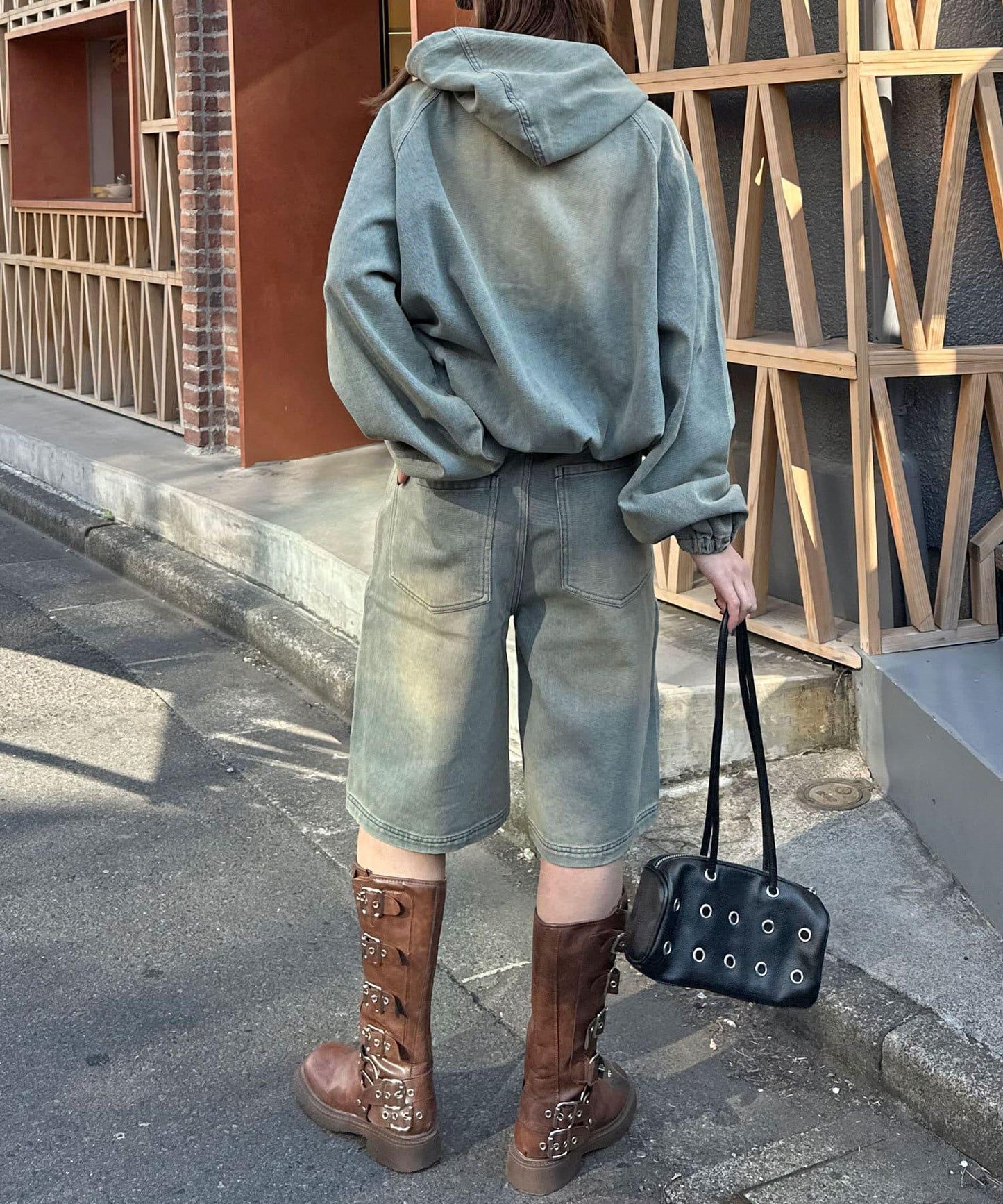 超藍色爆破沙灘褲