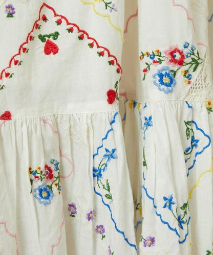 花朵刺繡吊帶連衣裙