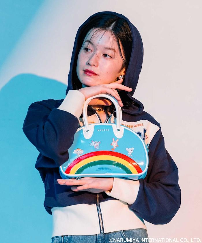 成美兒角色 亮麵包包