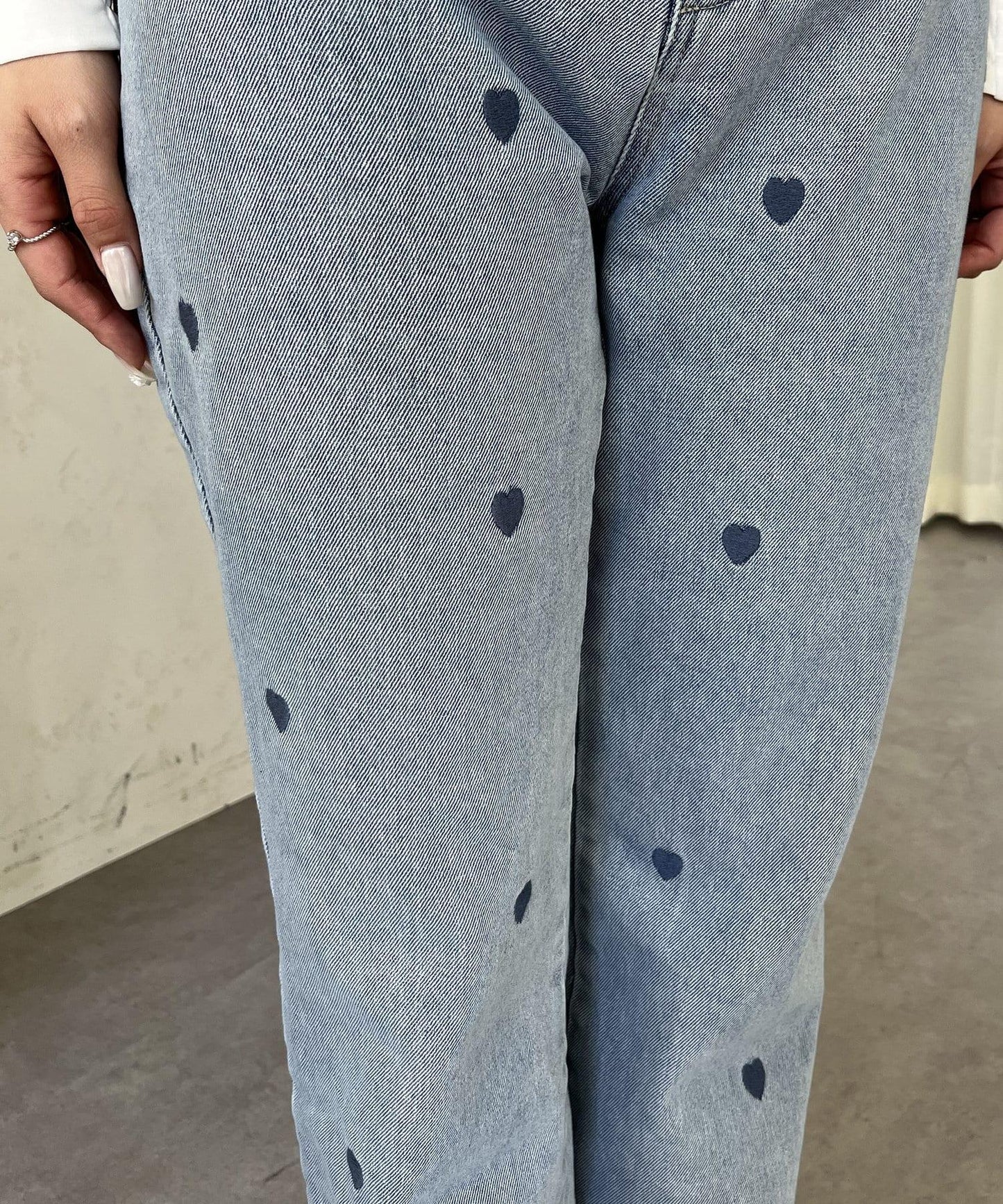 心形刺繡直筒牛仔褲