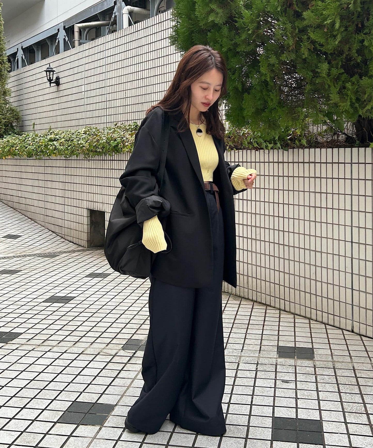 帶腰帶的西褲褲子
