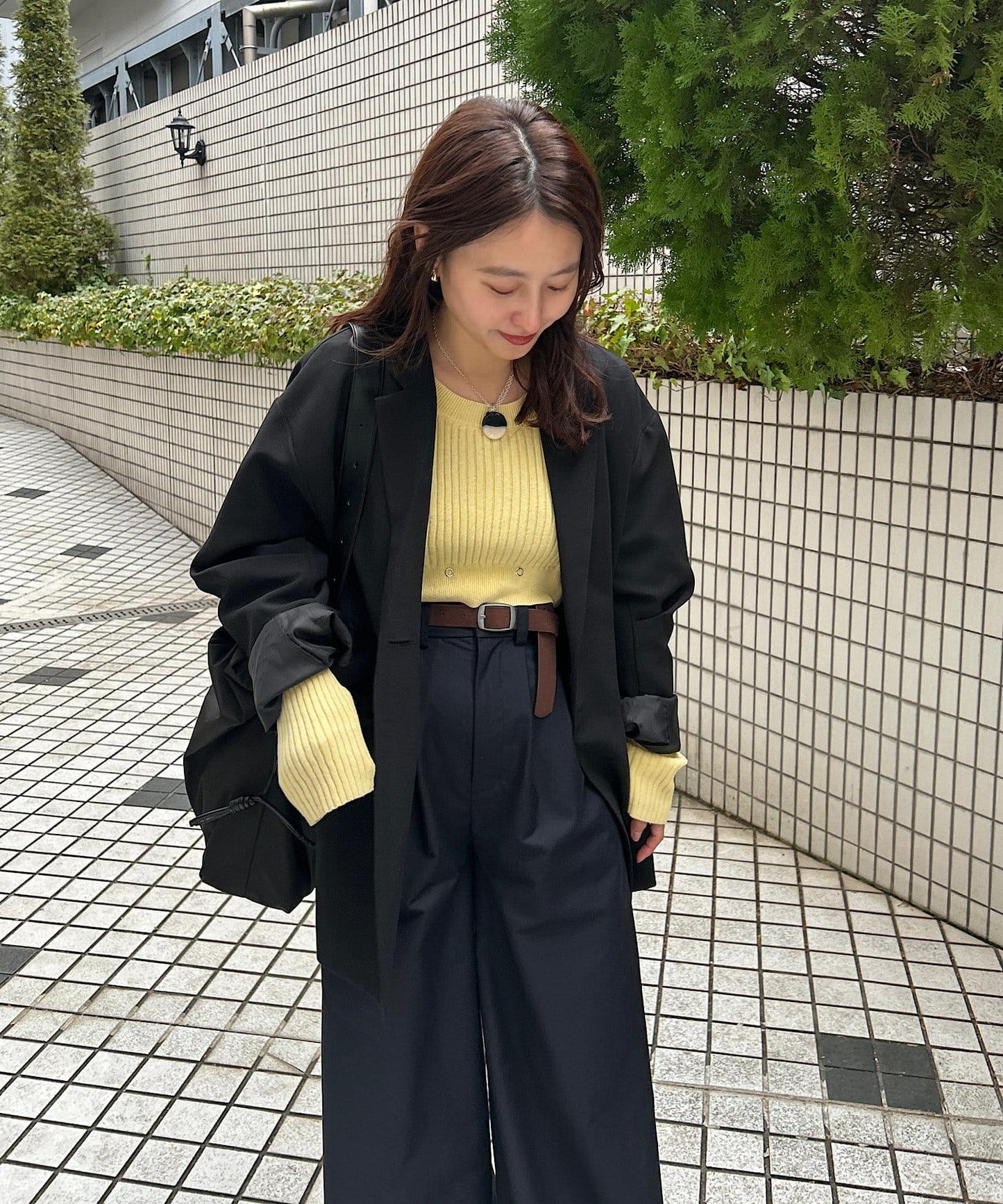 帶腰帶的西褲褲子